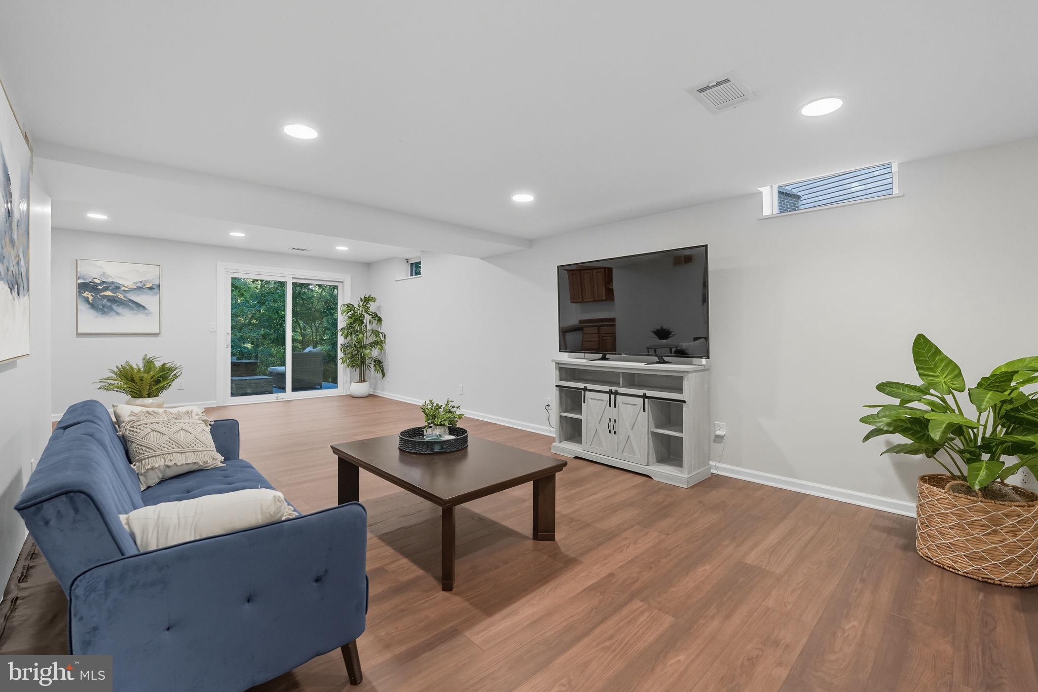 BRADDOCK RIDGE - Residential