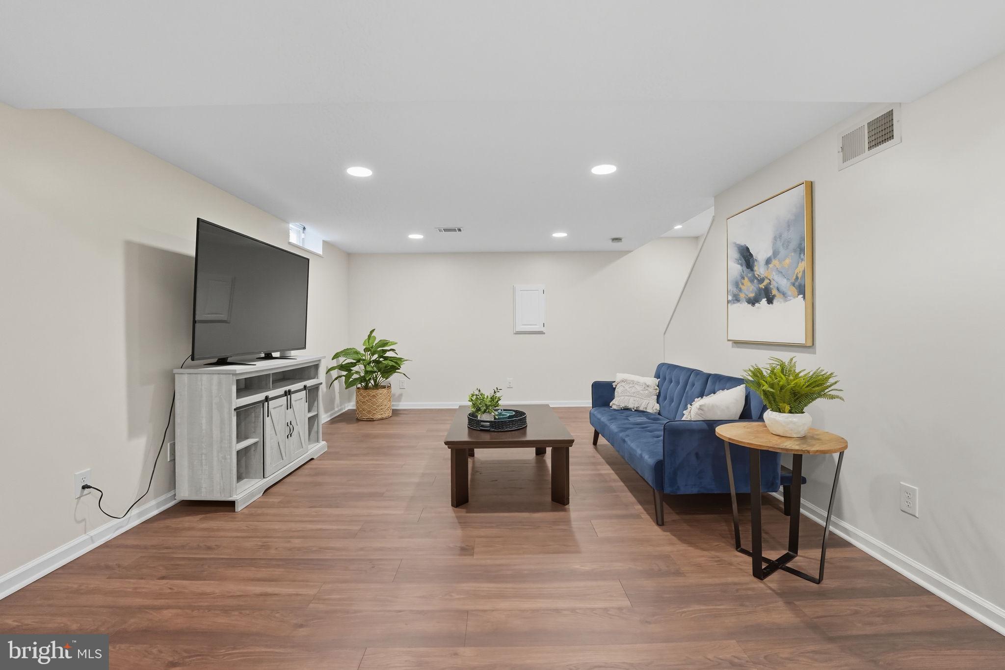 BRADDOCK RIDGE - Residential