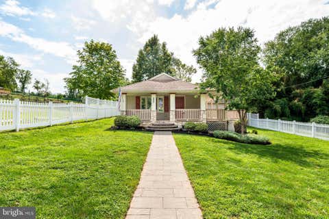 Photo of 225 Church St, WEST CONSHOHOCKEN, PA 19428 (MLS # PAMC2191368)