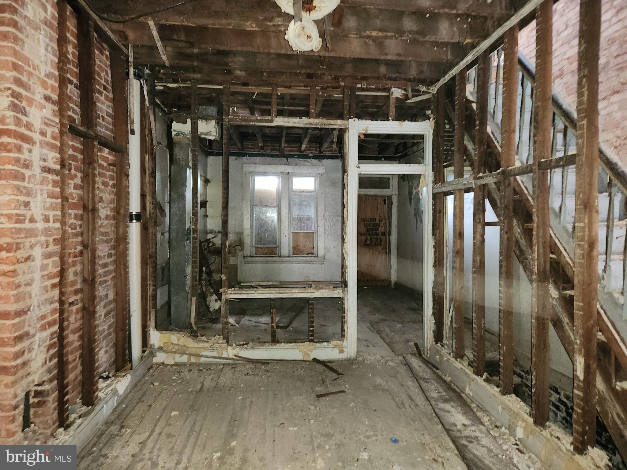 BROADWAY EAST - Residential