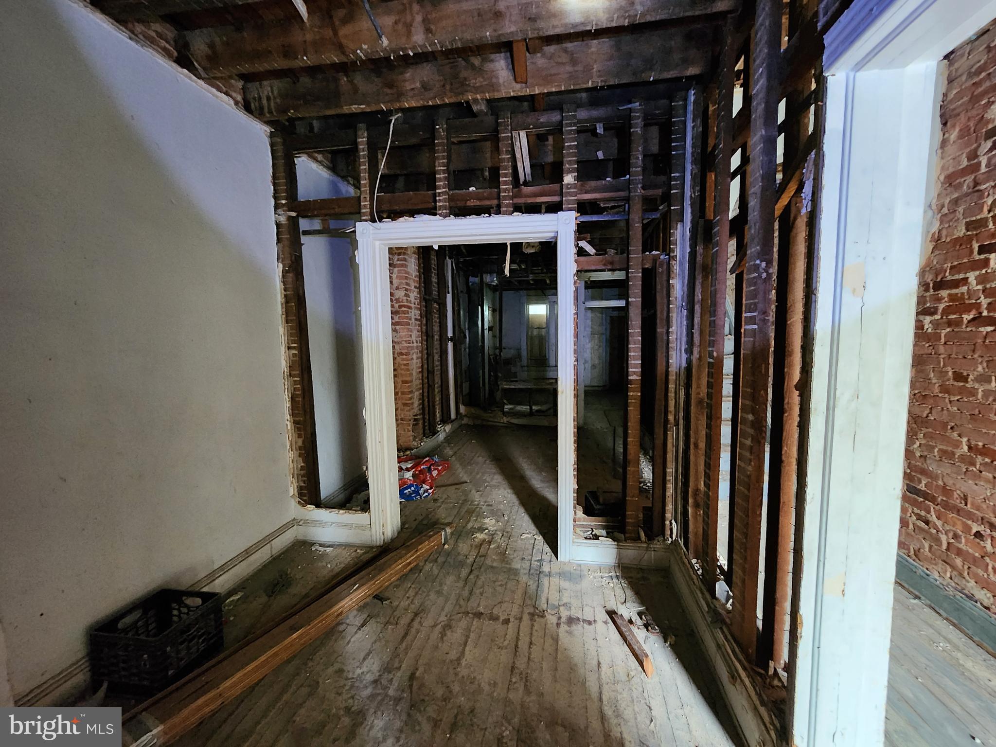 BROADWAY EAST - Residential