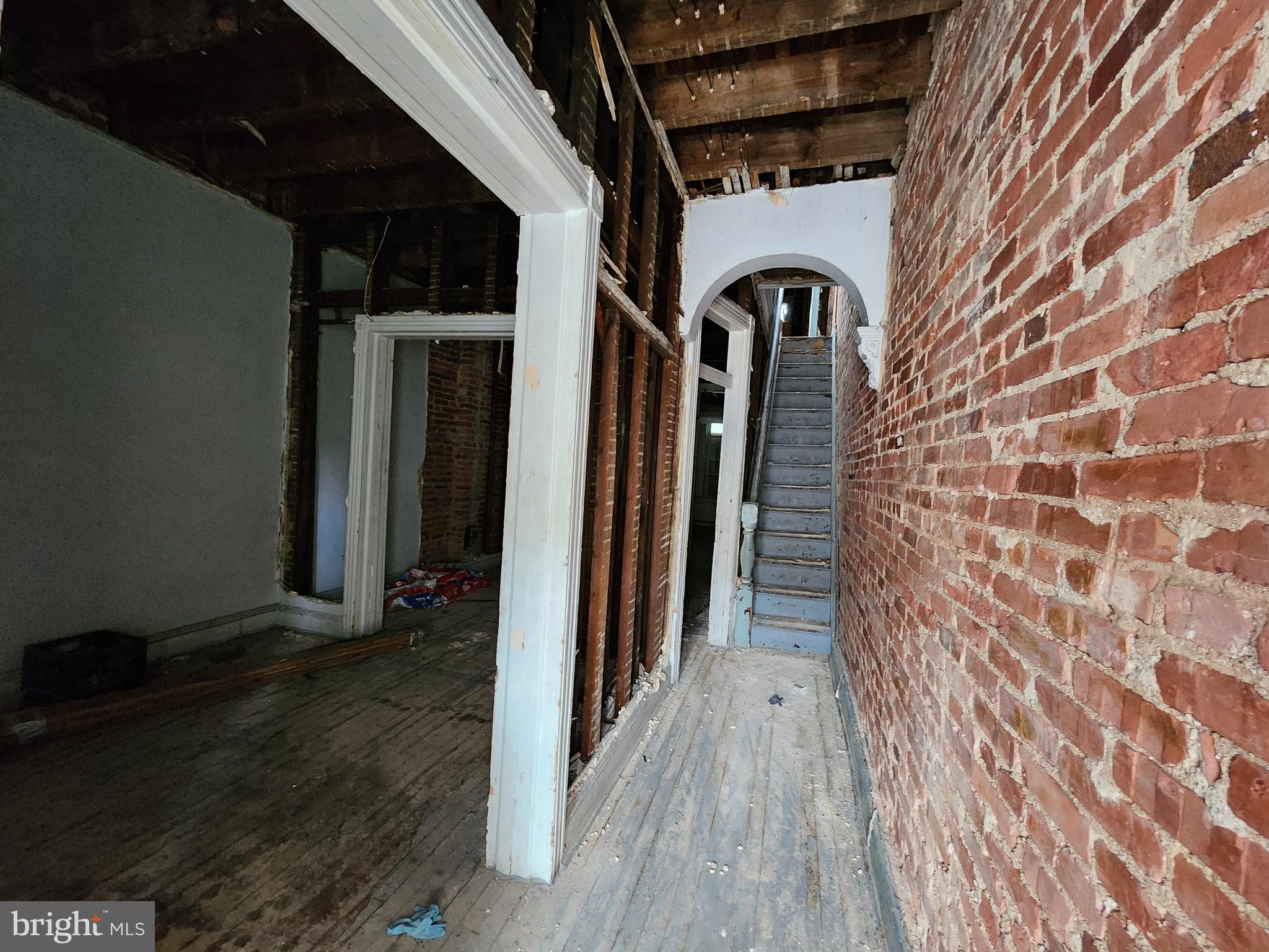 BROADWAY EAST - Residential