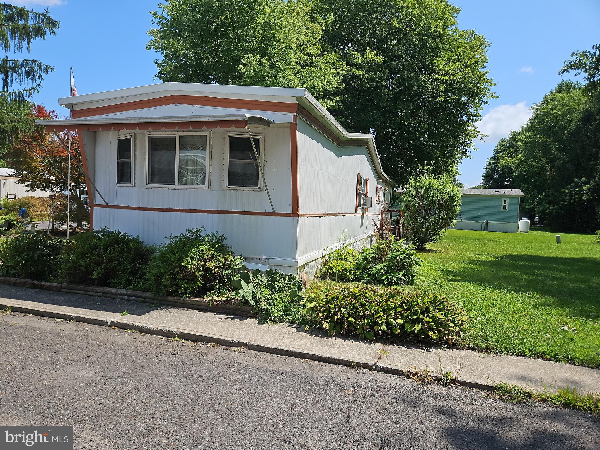 65 JAMES AVE