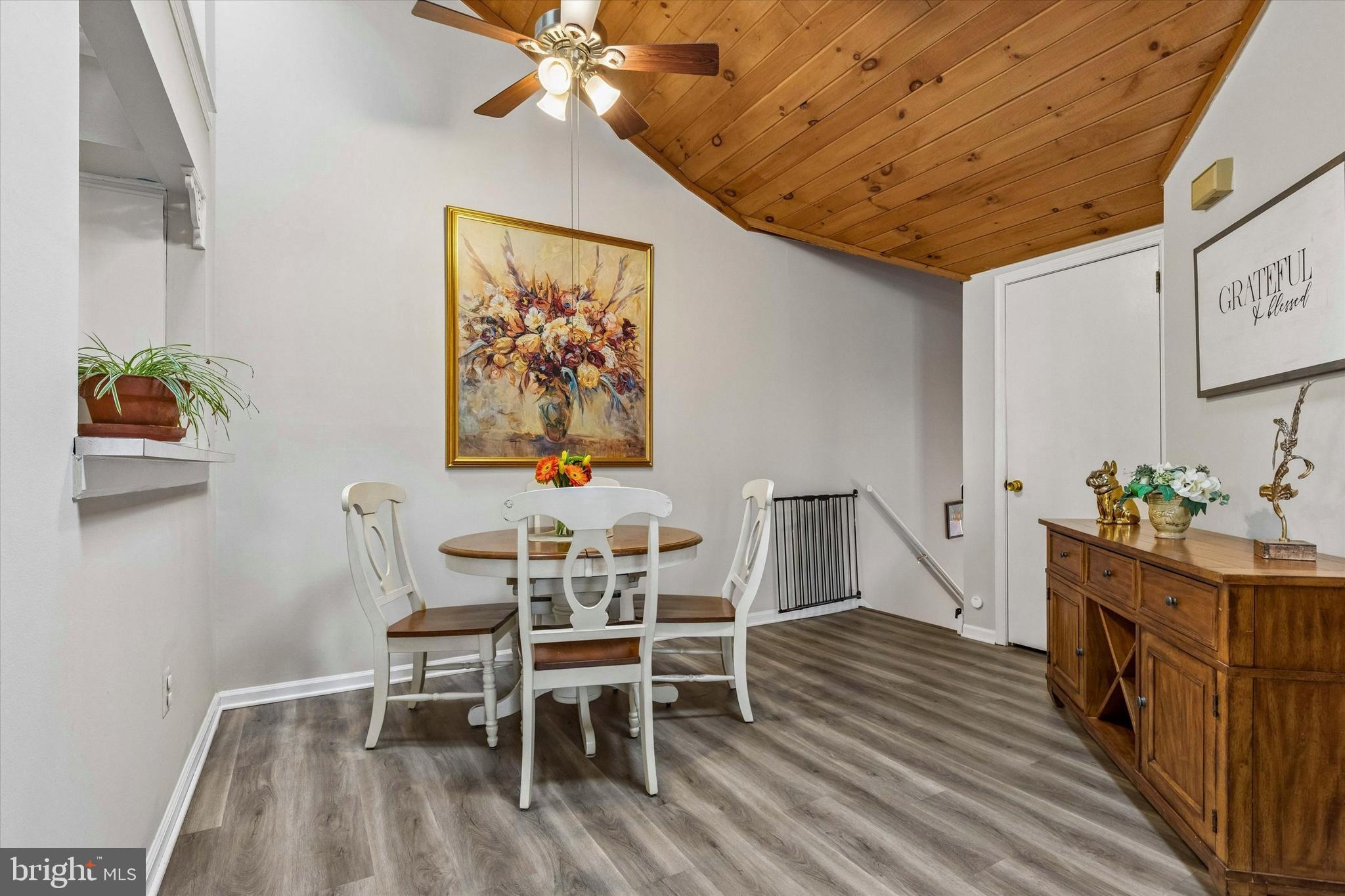 SAW MILL VALLEY - Residential