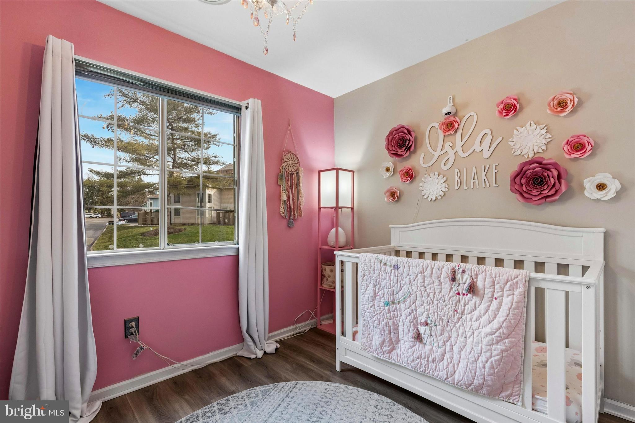 SAW MILL VALLEY - Residential