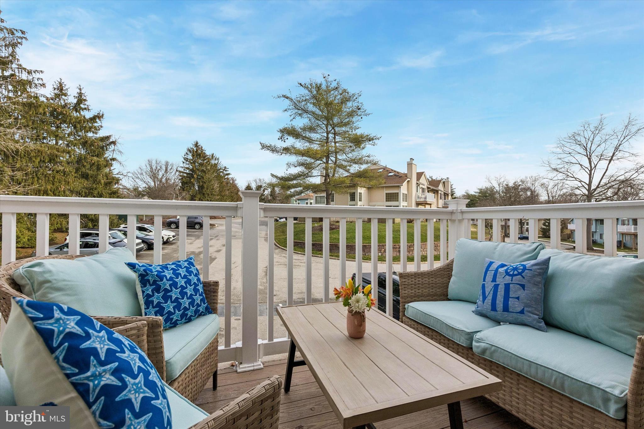 SAW MILL VALLEY - Residential