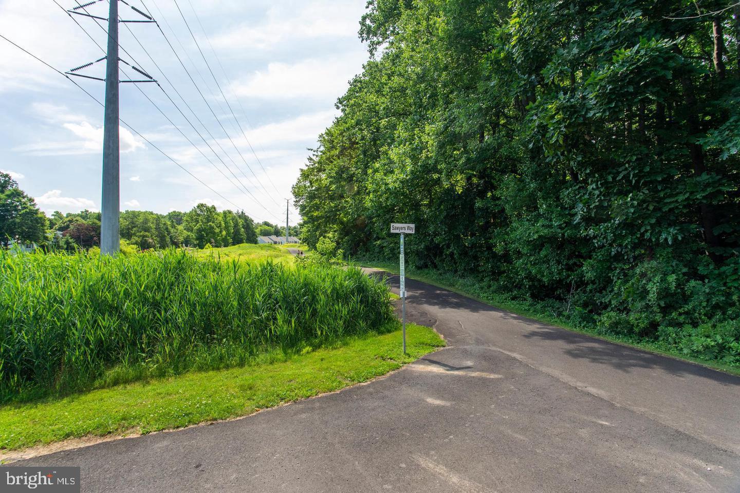 SAW MILL VALLEY - Residential