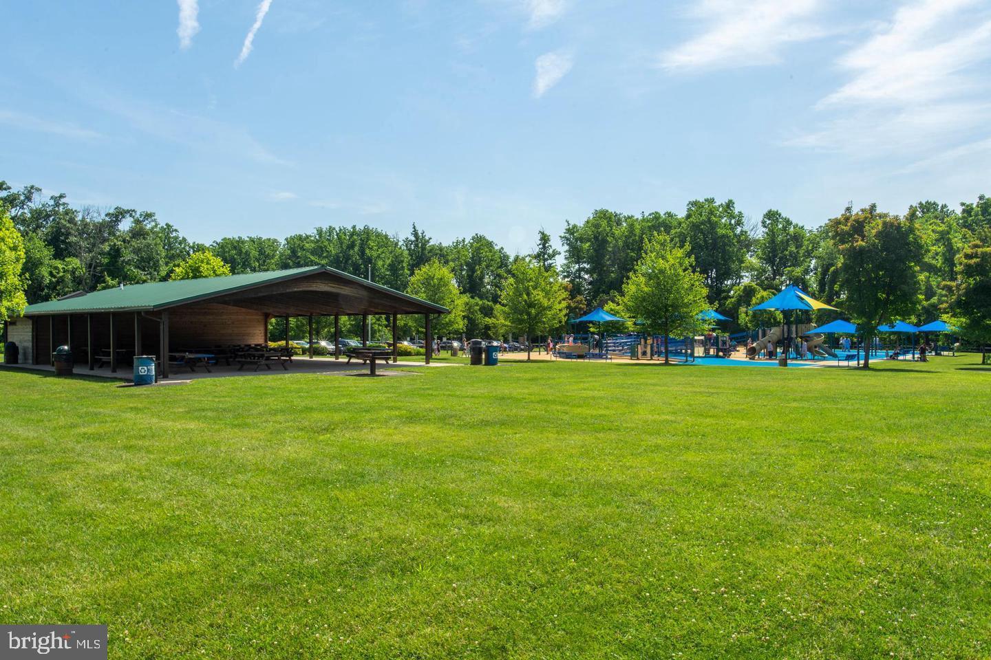 SAW MILL VALLEY - Residential