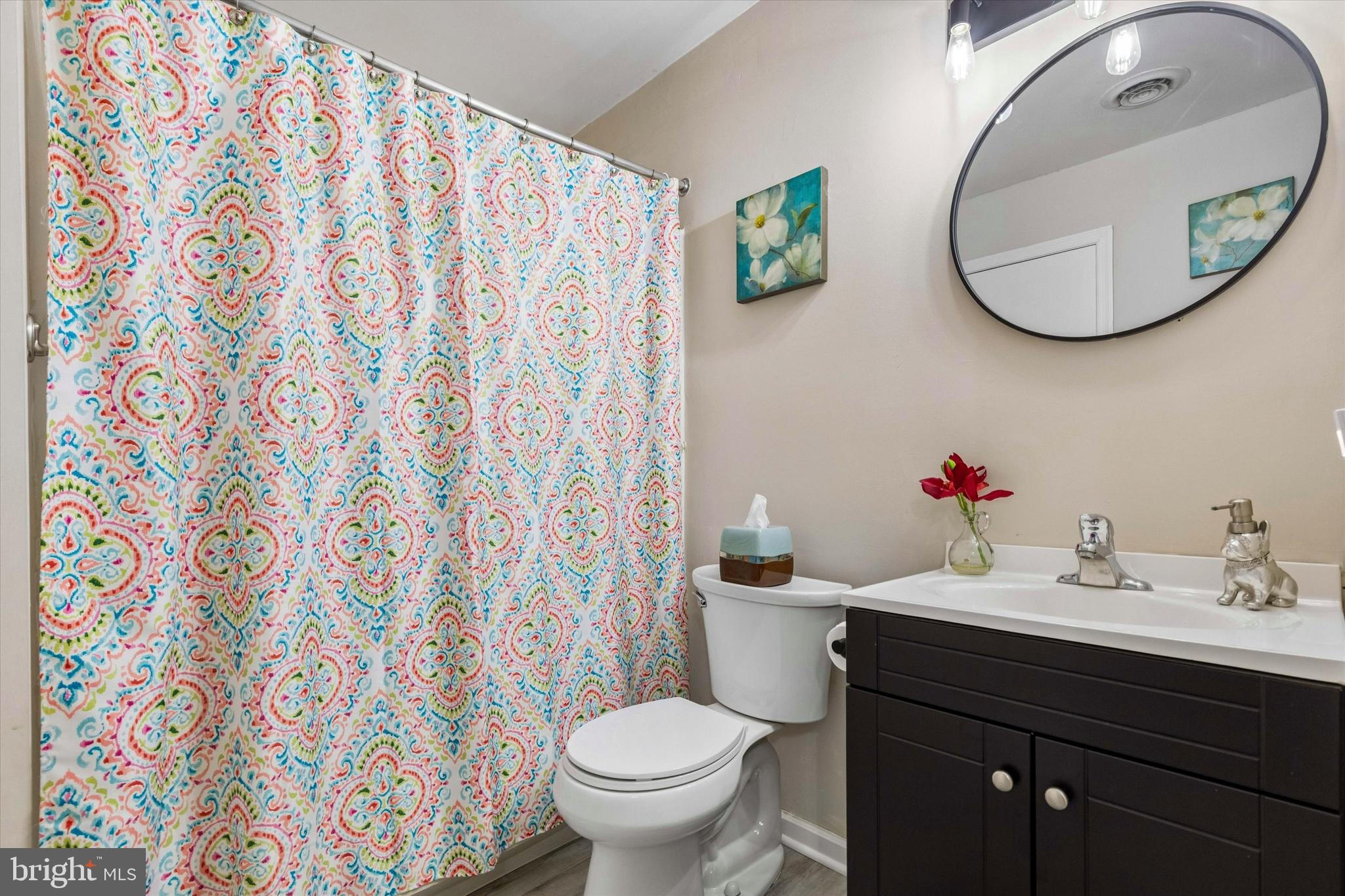 SAW MILL VALLEY - Residential