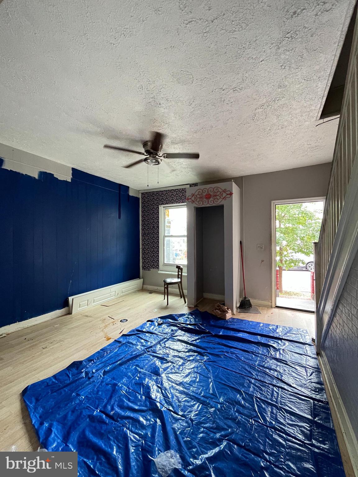 ELLWOOD PARK - Residential