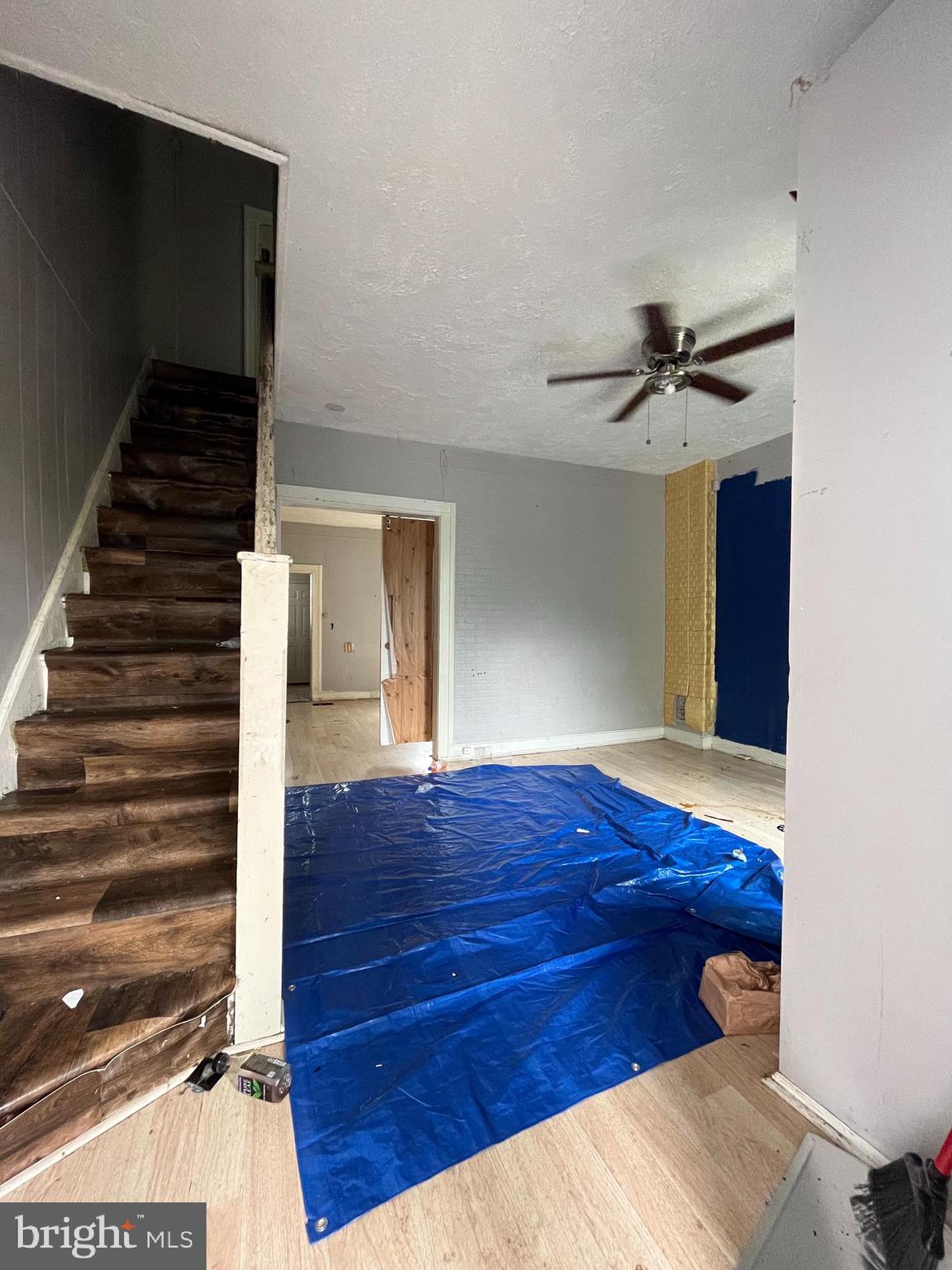 ELLWOOD PARK - Residential