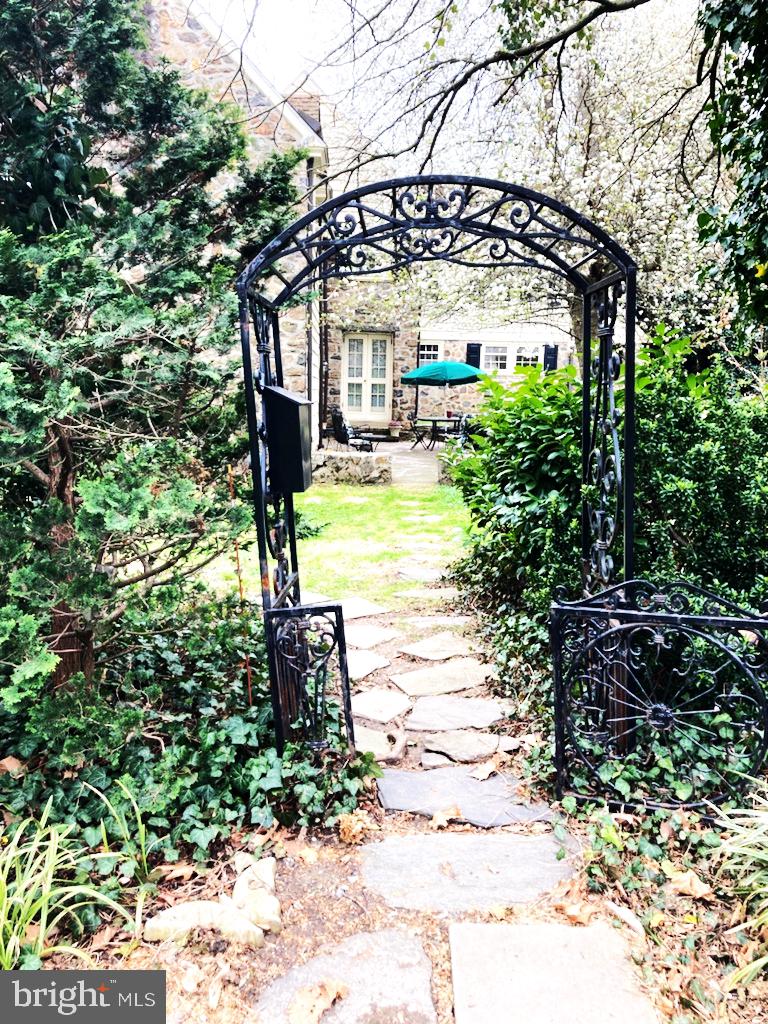 SOUTH WAYNE - Residential