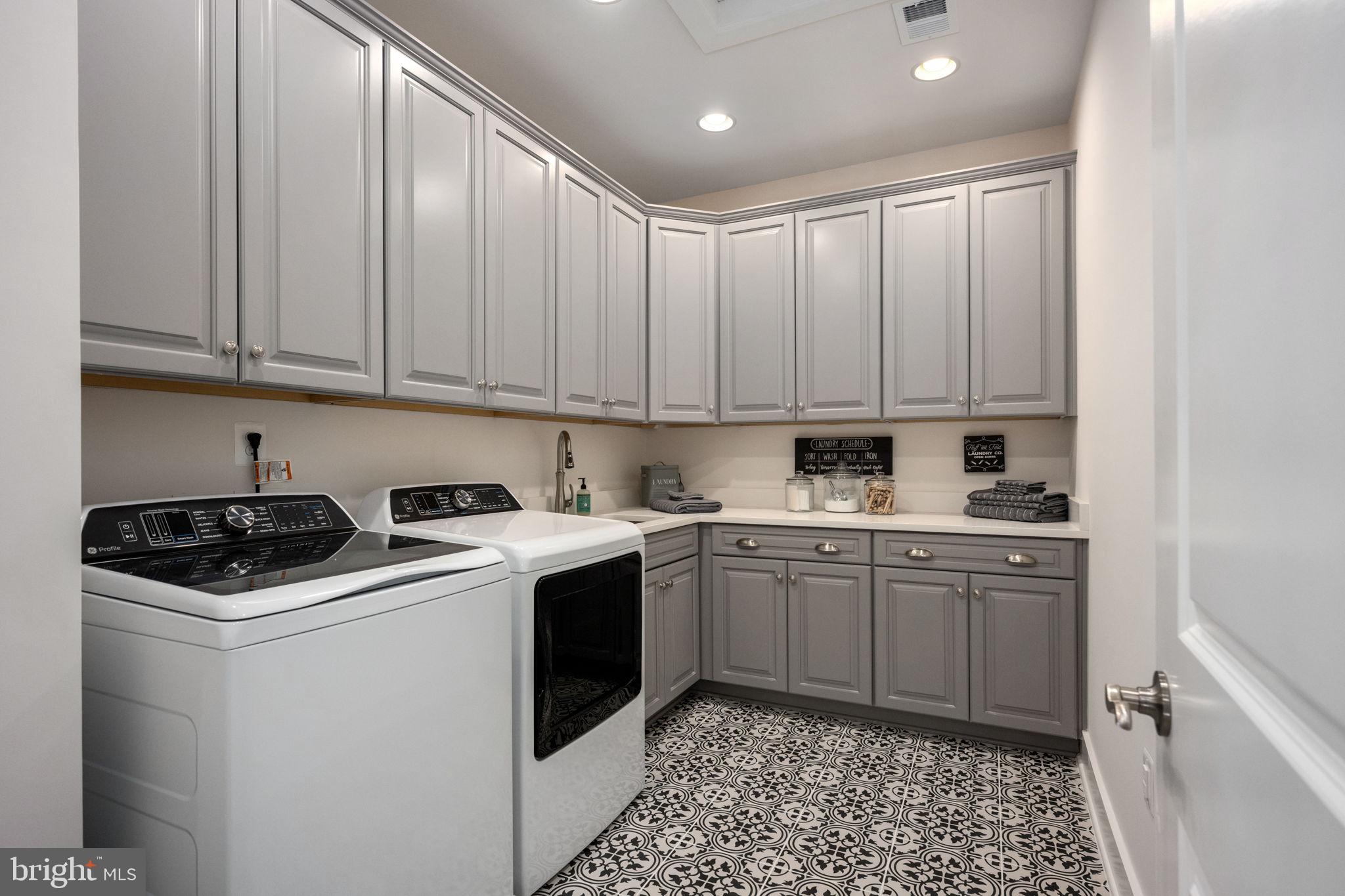 STONEYMEADE - Residential