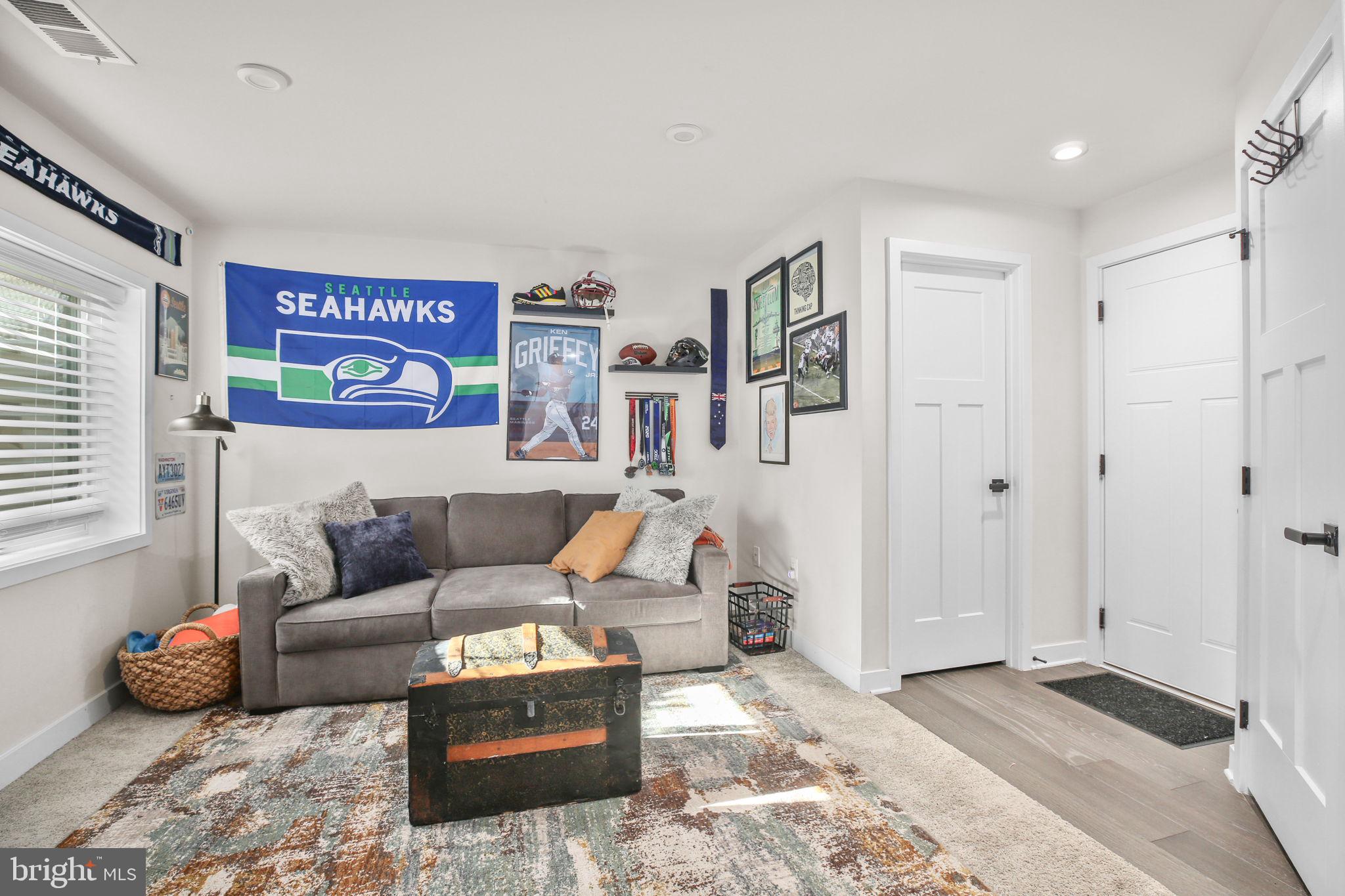 FREDERICKSBURG - Residential