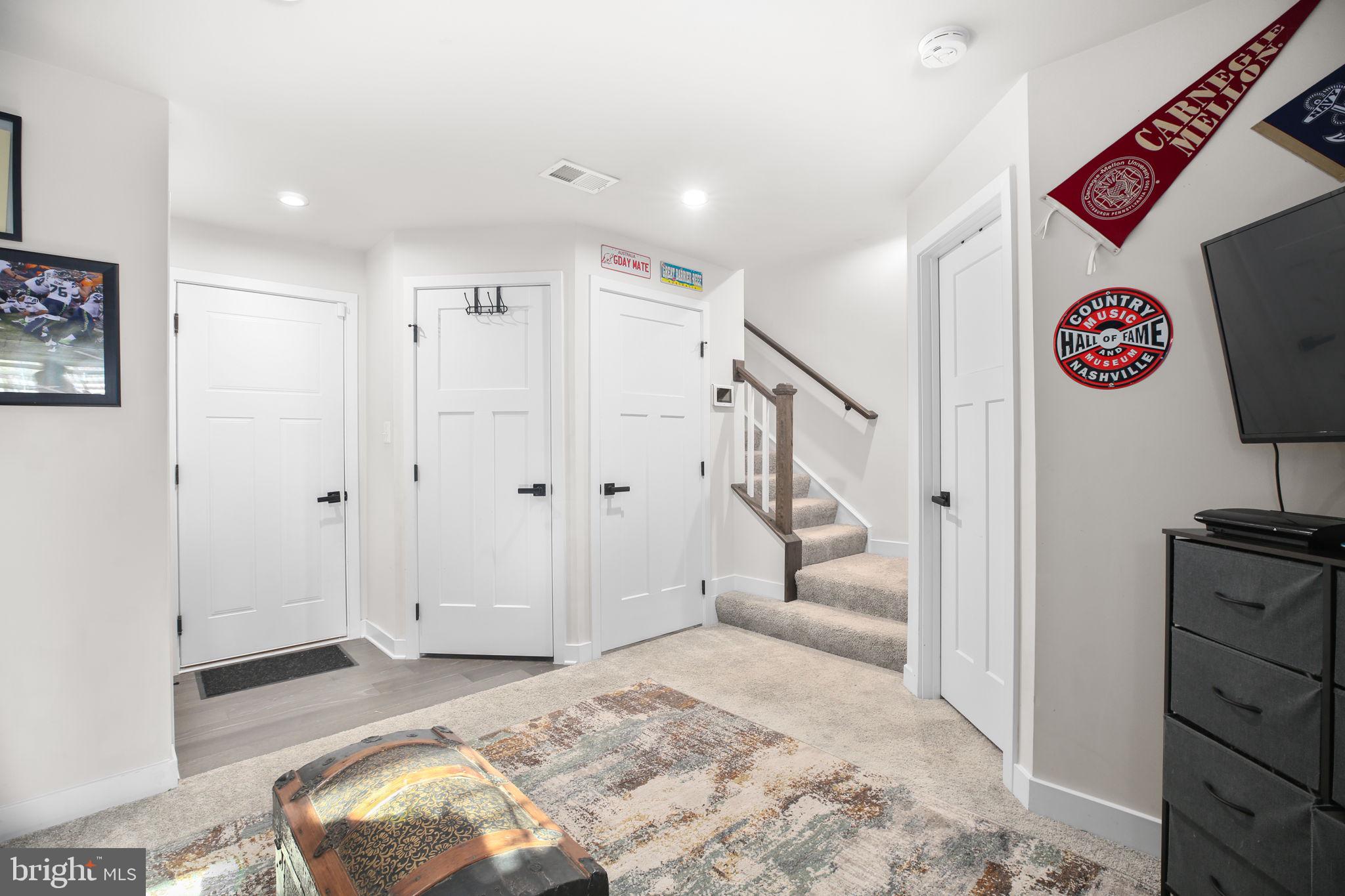 FREDERICKSBURG - Residential