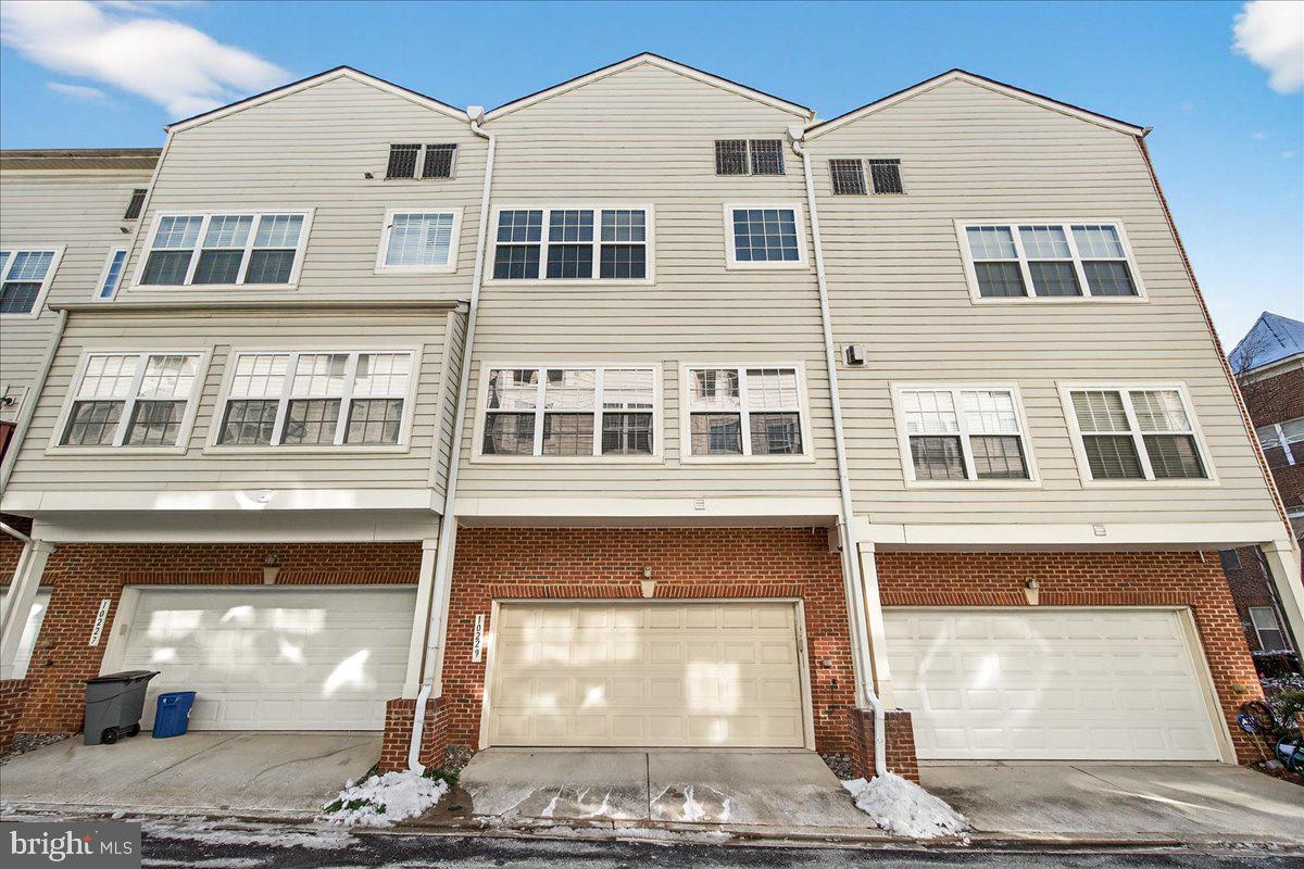 GOVERNORS GRANT - Residential Lease