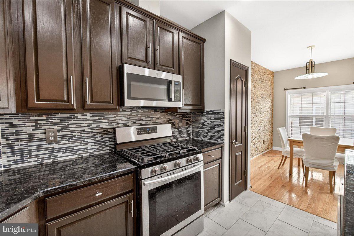 GOVERNORS GRANT - Residential Lease