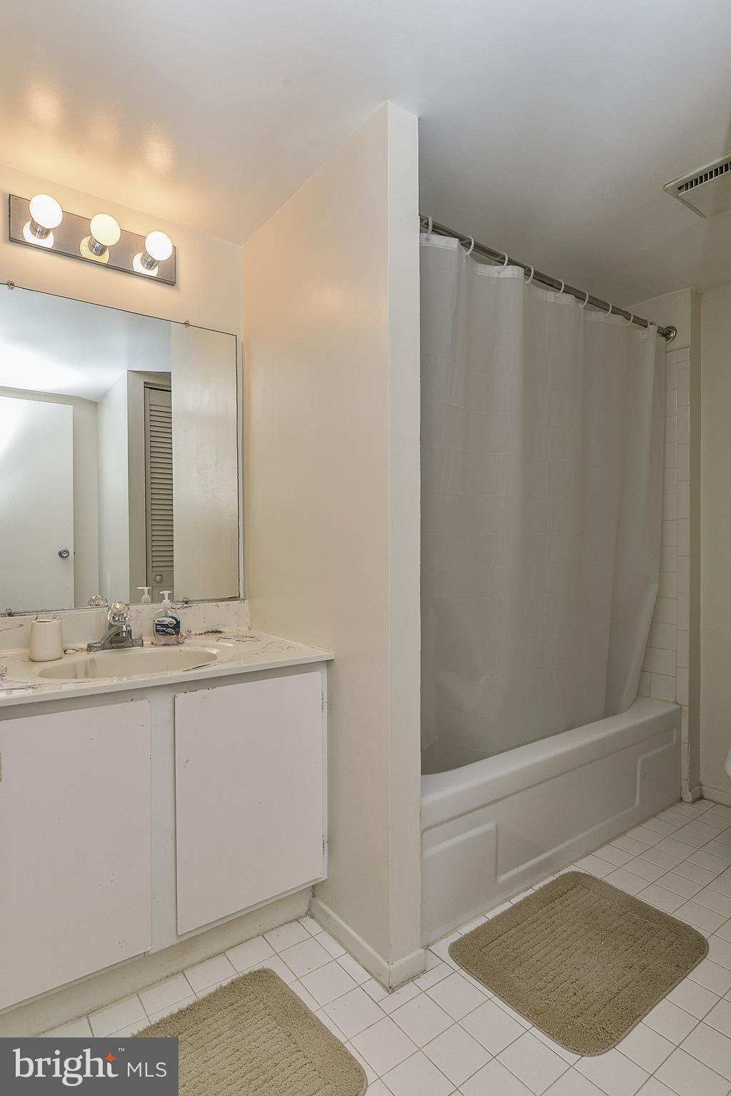 SENTINEL OF LANDMARK - Residential