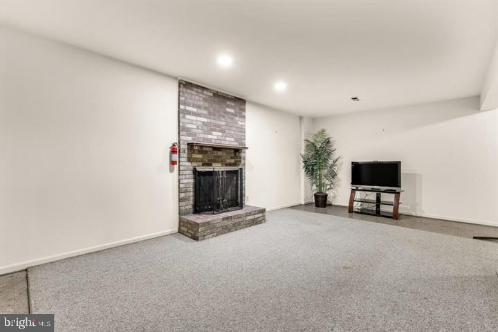 NORTHWEST BRANCH ESTATES - Residential Lease