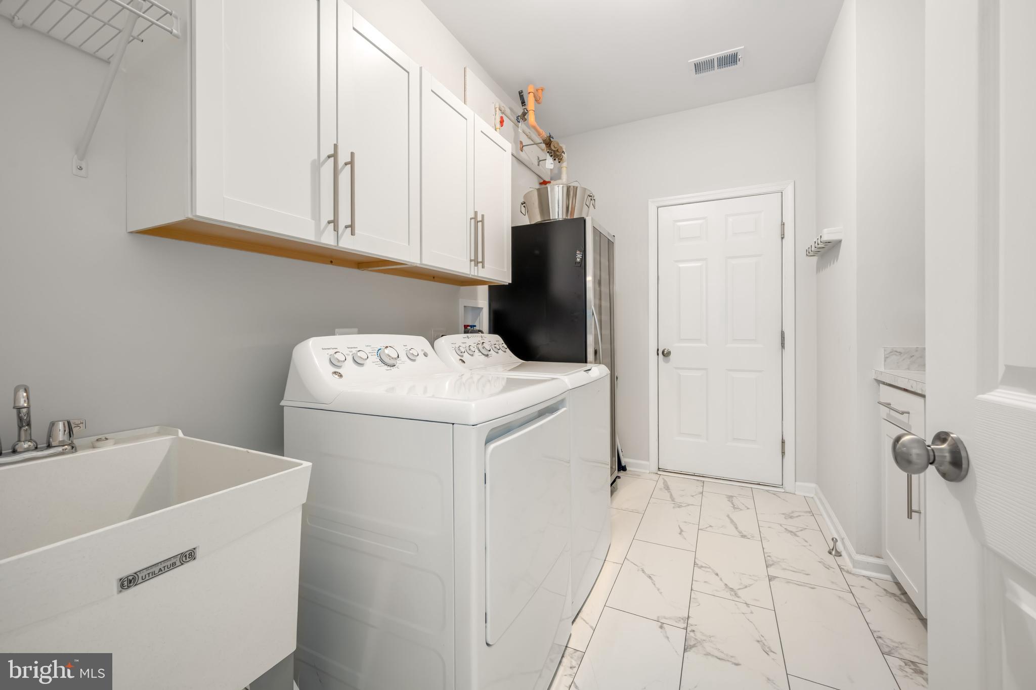 EASTON VILLAGE - Residential