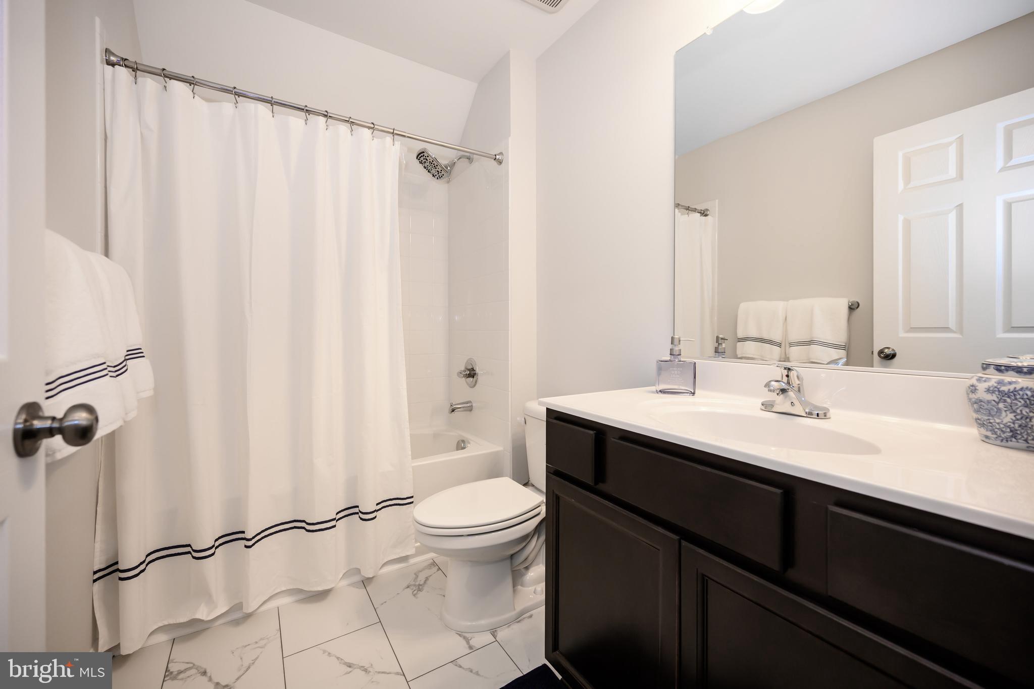 EASTON VILLAGE - Residential