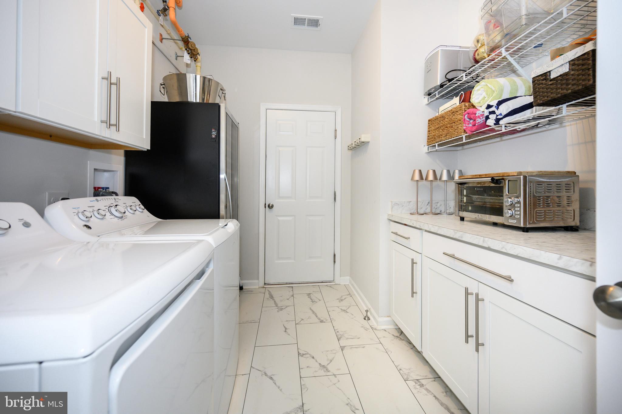 EASTON VILLAGE - Residential