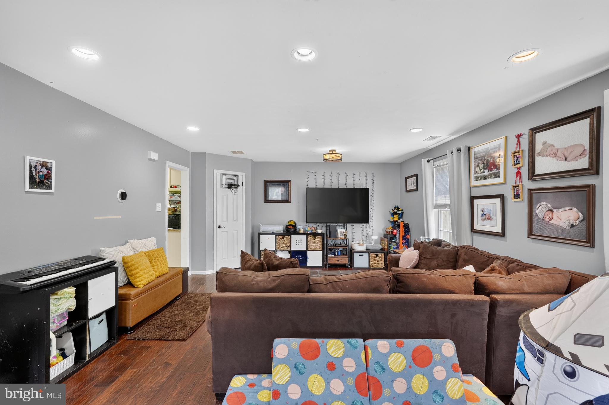 609 QUINCY COURT