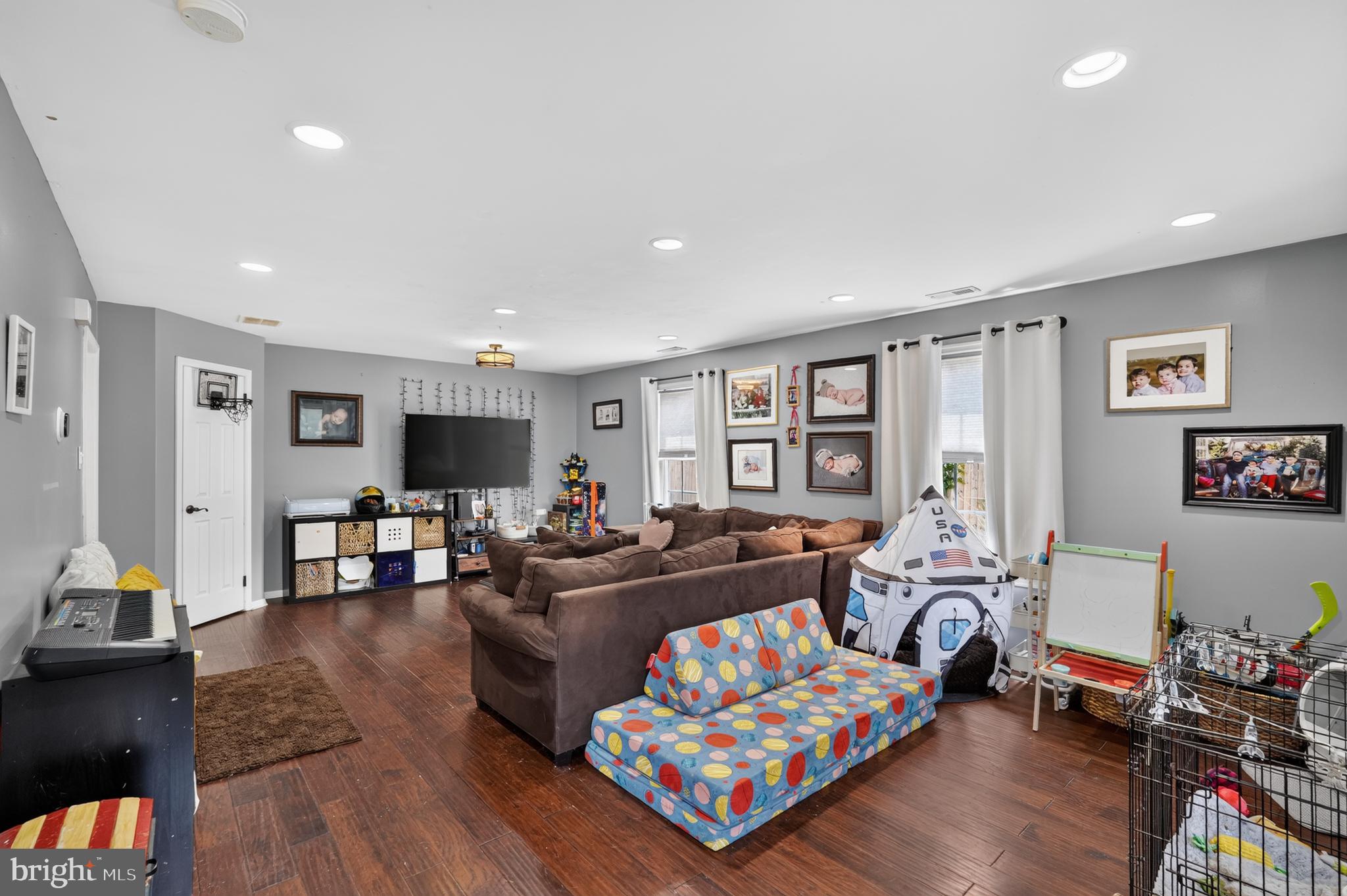 609 QUINCY COURT