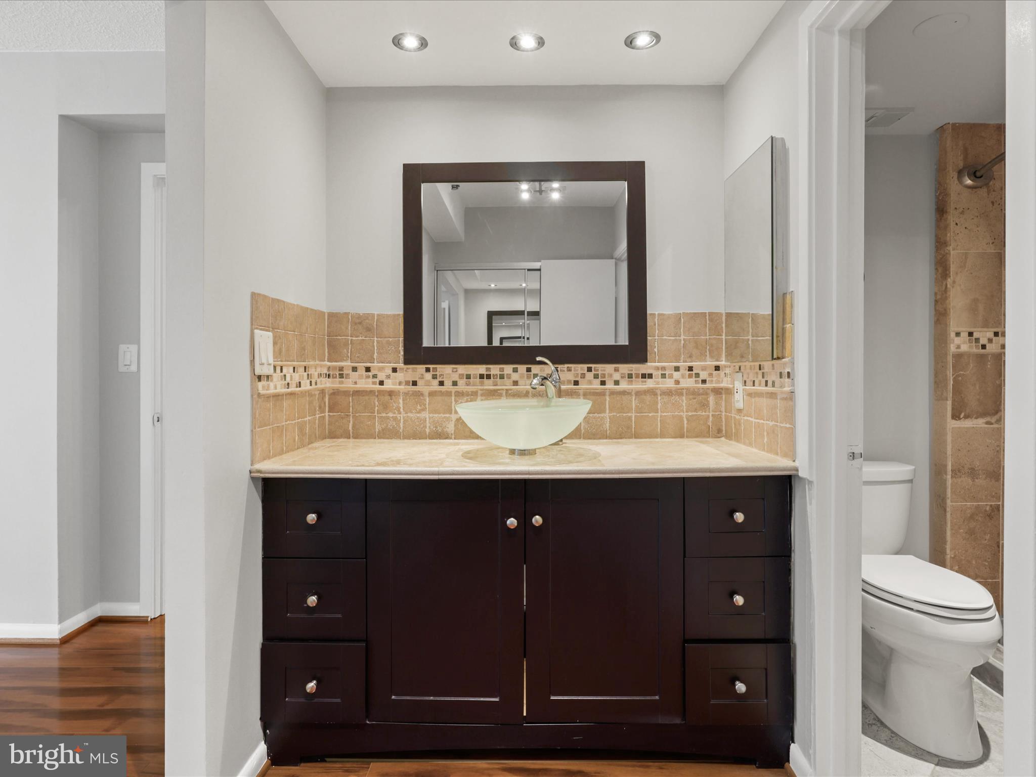 SKYLINE SQUARE CONDO - Residential Lease