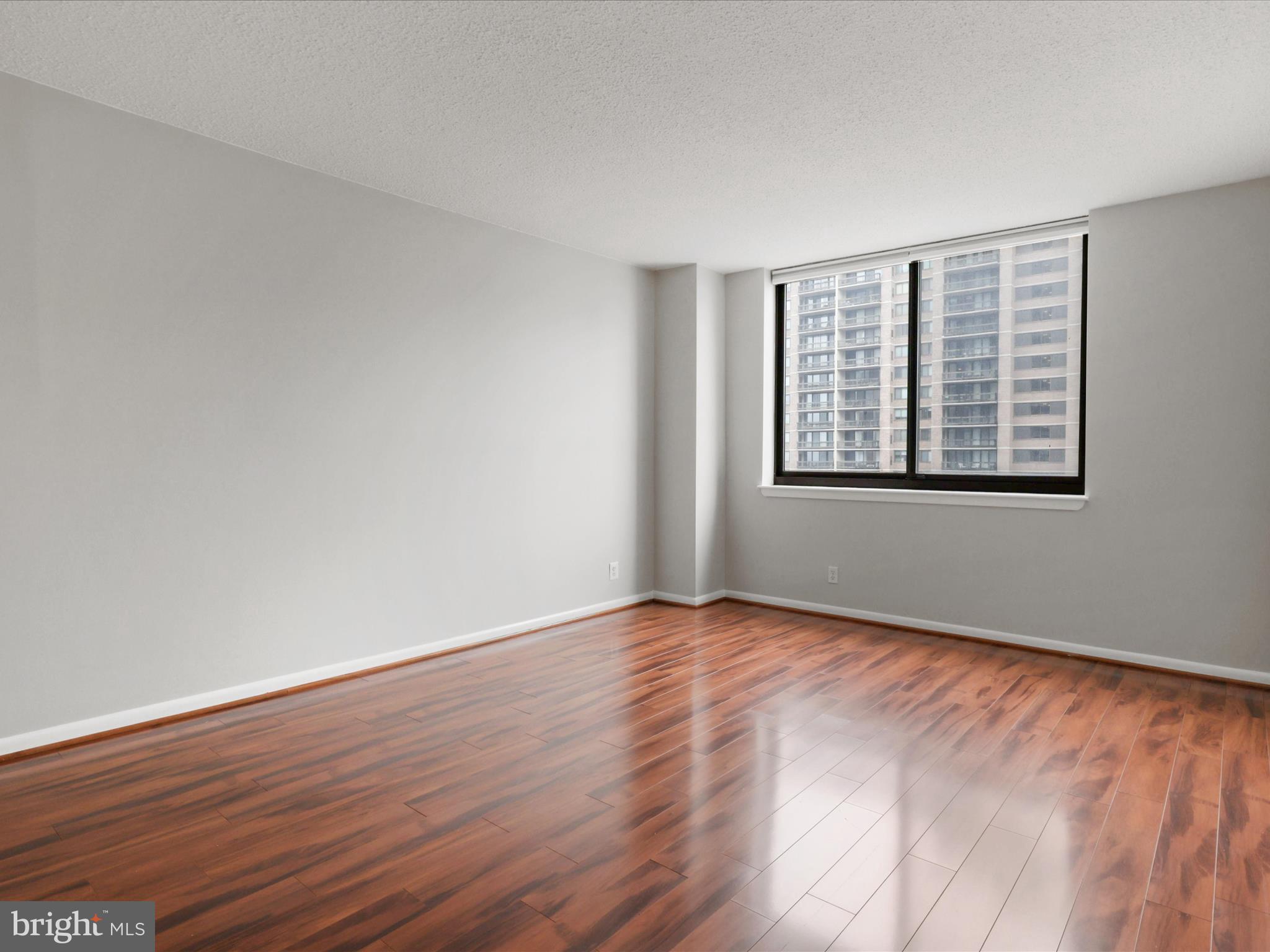 SKYLINE SQUARE CONDO - Residential Lease