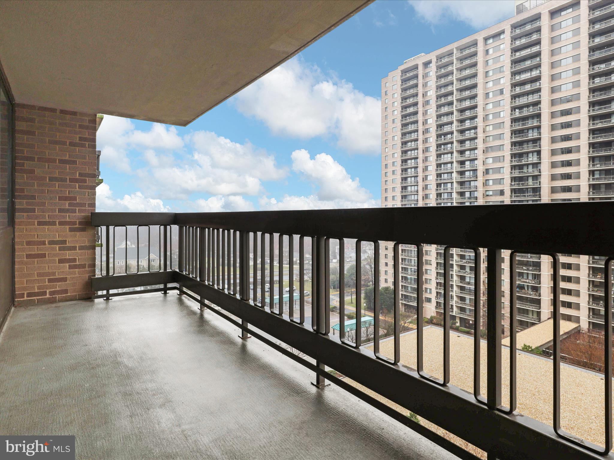 SKYLINE SQUARE CONDO - Residential Lease