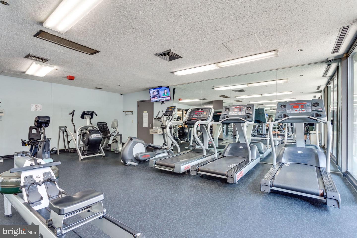 SKYLINE SQUARE CONDO - Residential Lease