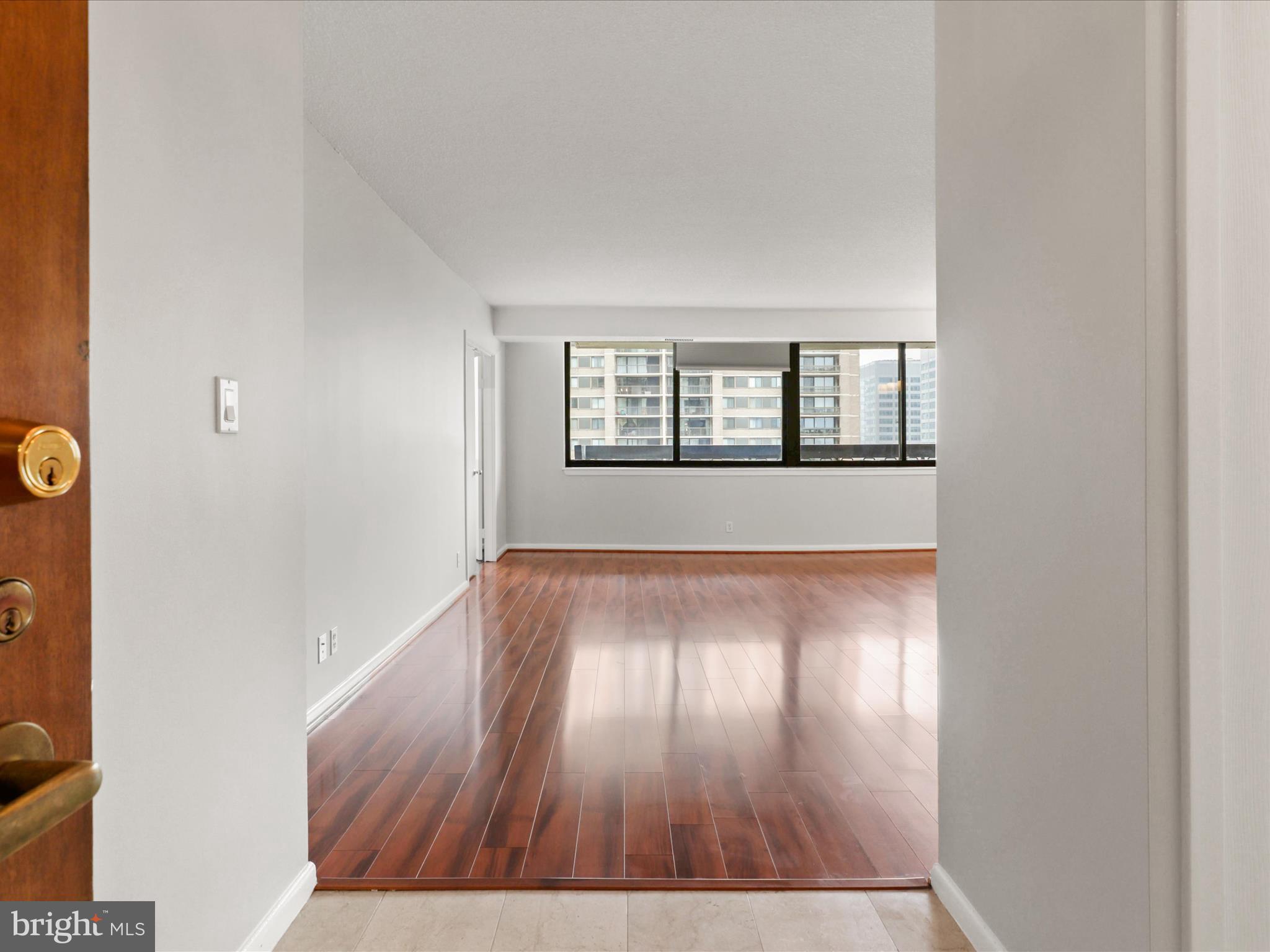 SKYLINE SQUARE CONDO - Residential Lease