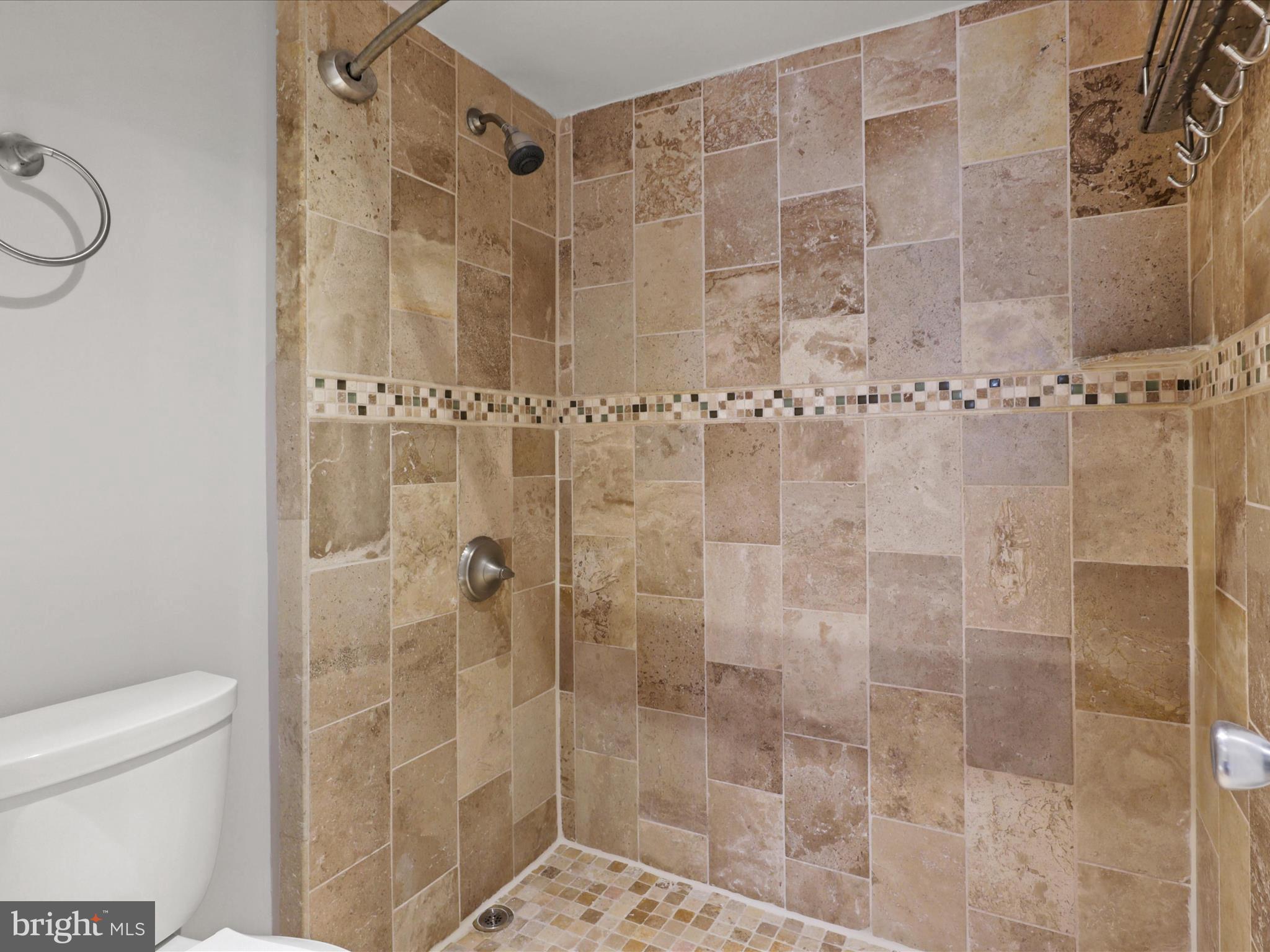 SKYLINE SQUARE CONDO - Residential Lease