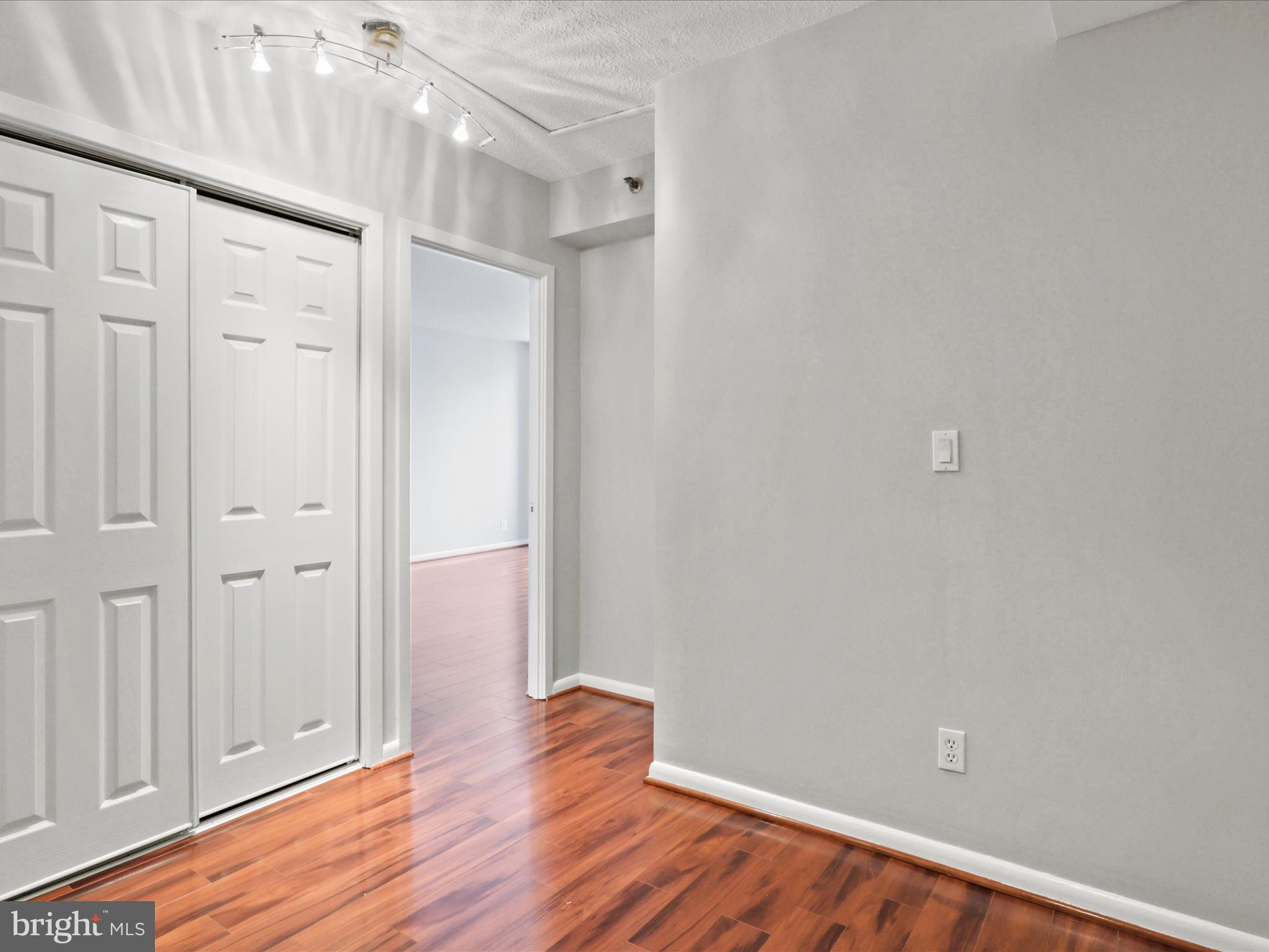 SKYLINE SQUARE CONDO - Residential Lease