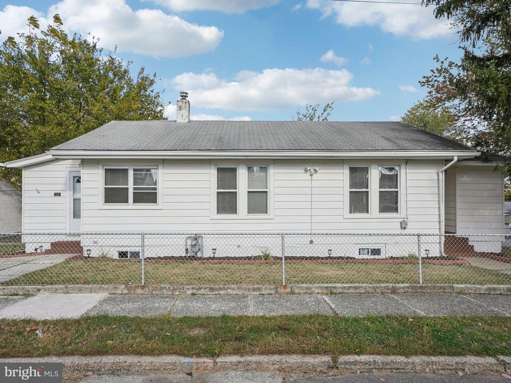 Photo of 1001 Sunset Street, MARCUS HOOK, PA 19061 (MLS # PADE2102740)