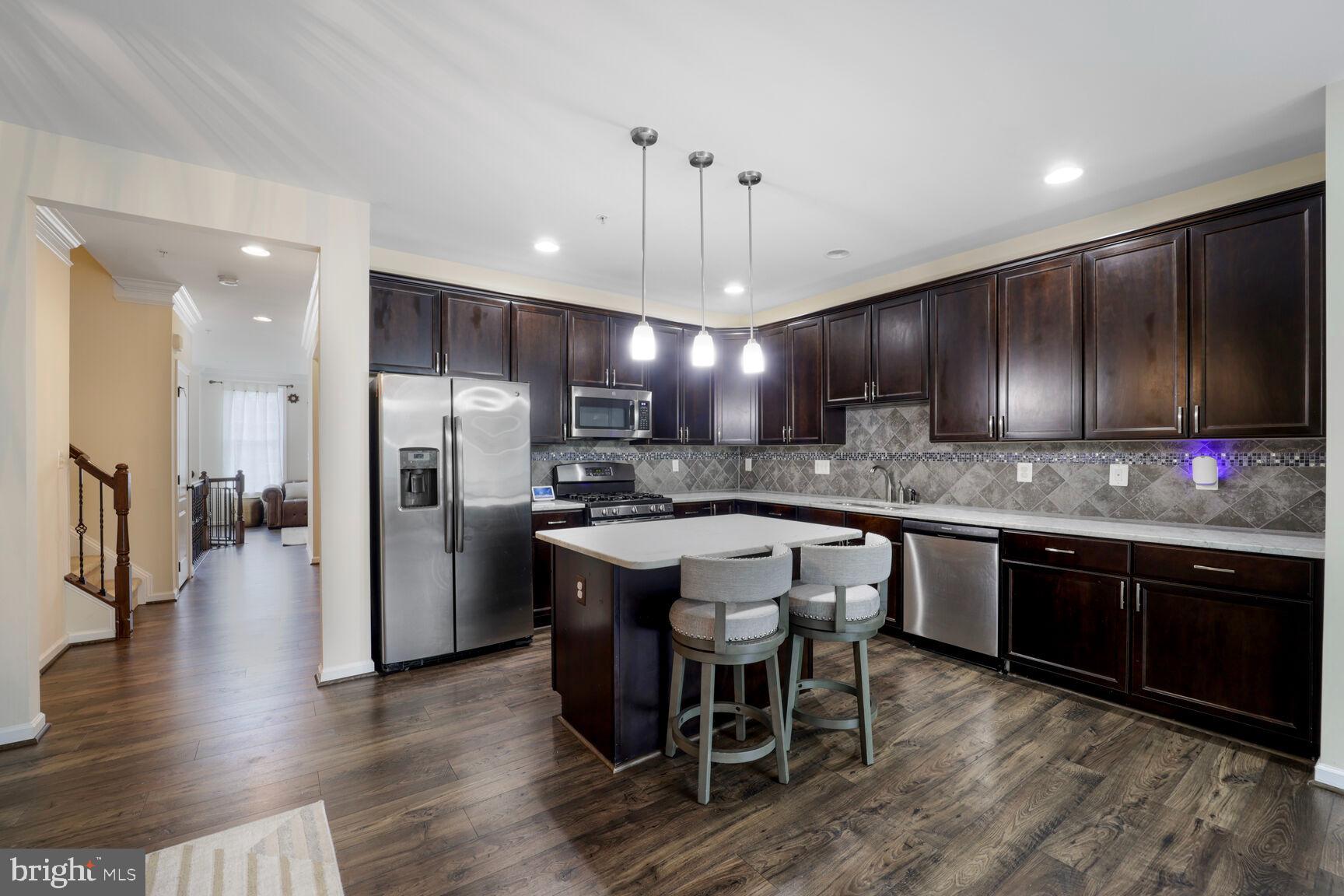 MARLBORO RIDGE - Residential