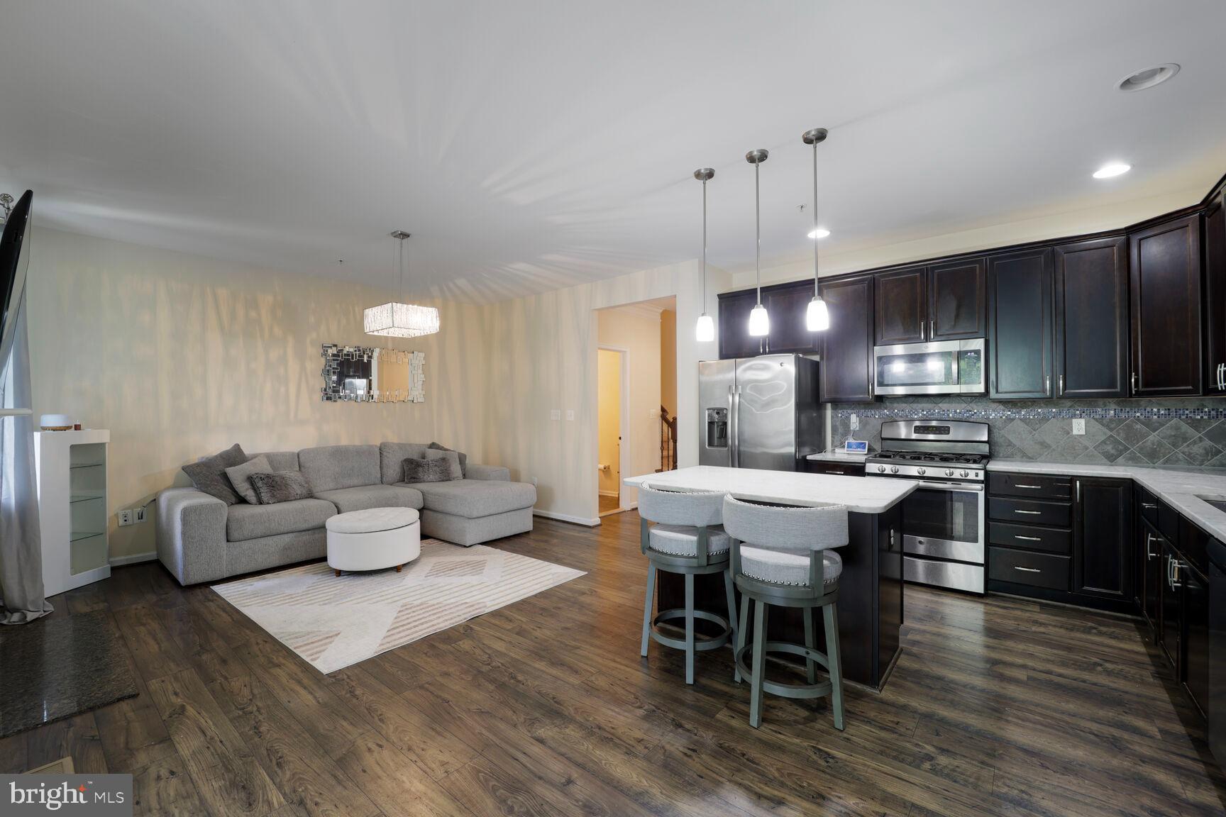 MARLBORO RIDGE - Residential