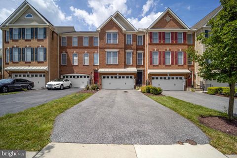 Photo of 4521 Thoroughbred Drive, UPPER MARLBORO, MD 20772 (MLS # MDPG2188528)