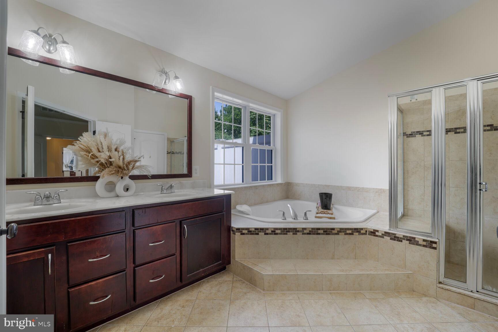 MARLBORO RIDGE - Residential