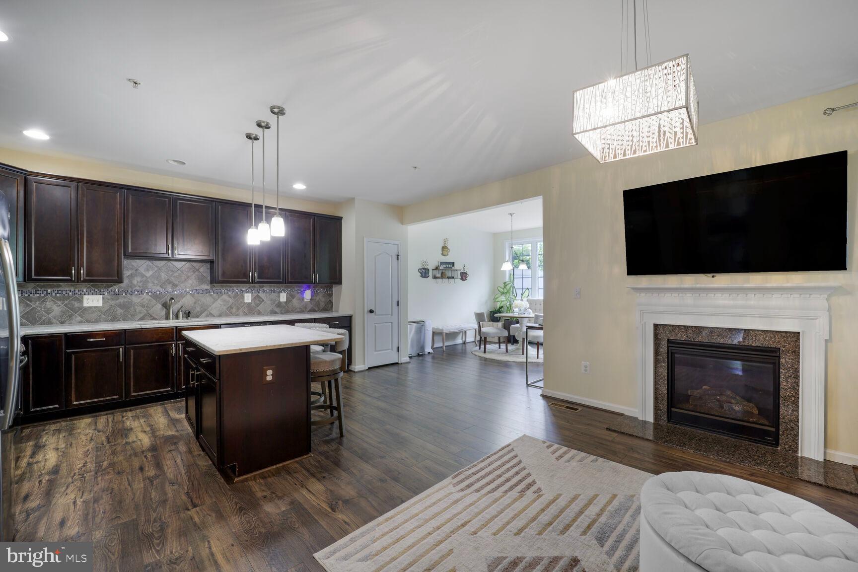 MARLBORO RIDGE - Residential