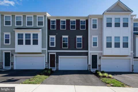 Townhouse For Sale - 4014 Shire Meadow Lane<br/> TRIANGLE, VA 22172