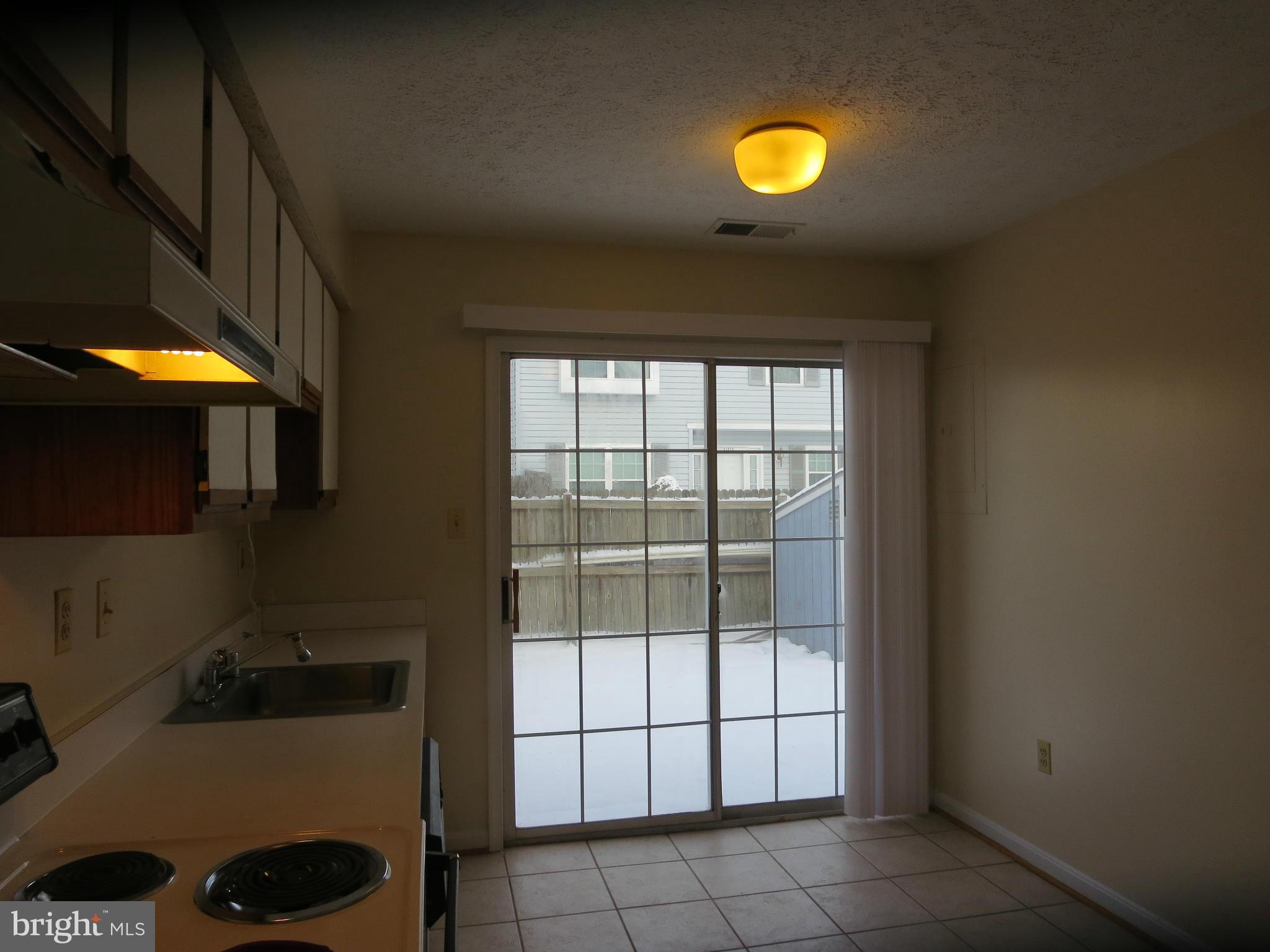 SINGLETONS GROVE - Residential Lease