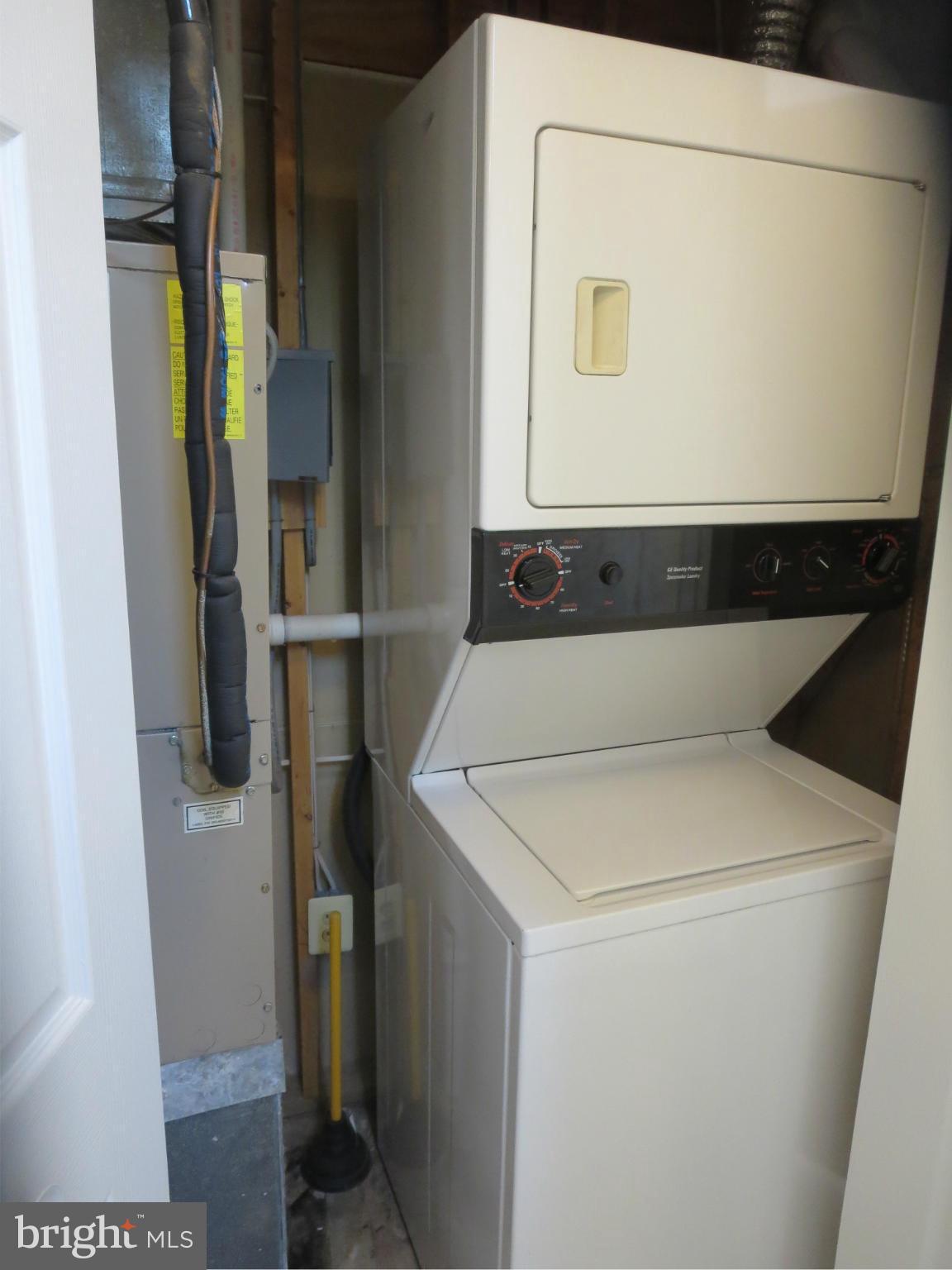 SINGLETONS GROVE - Residential Lease