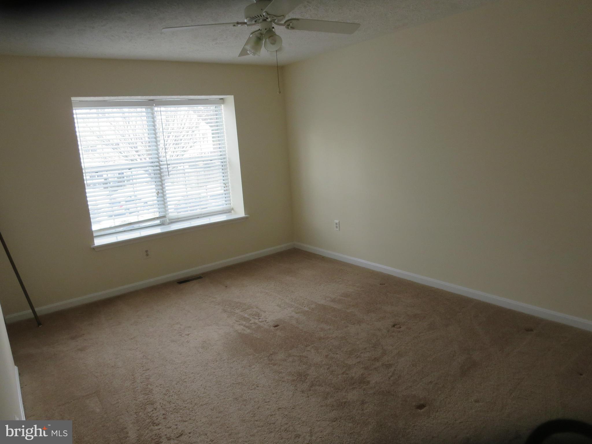 SINGLETONS GROVE - Residential Lease