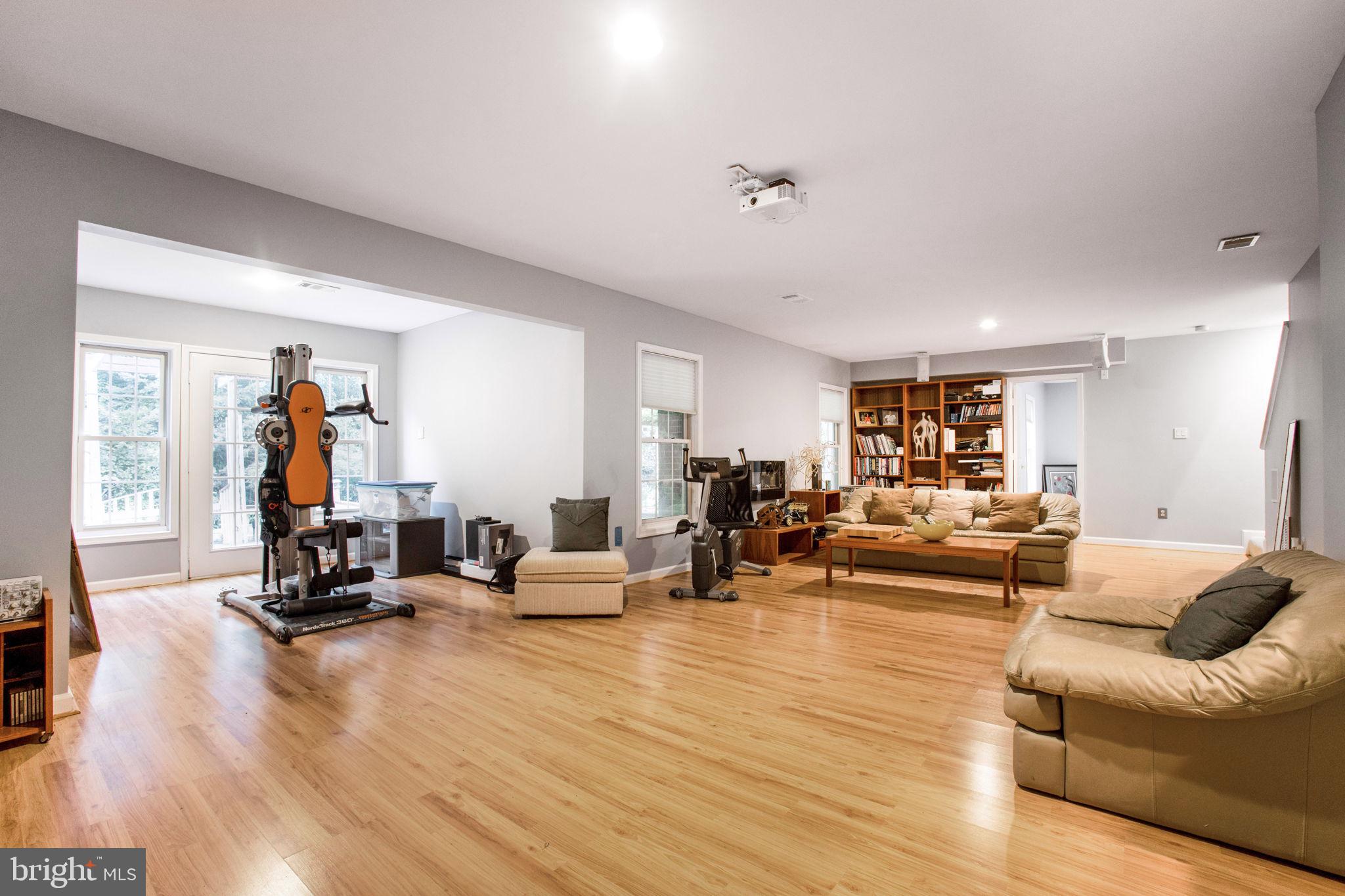 NEELSVILLE ESTATES - Residential