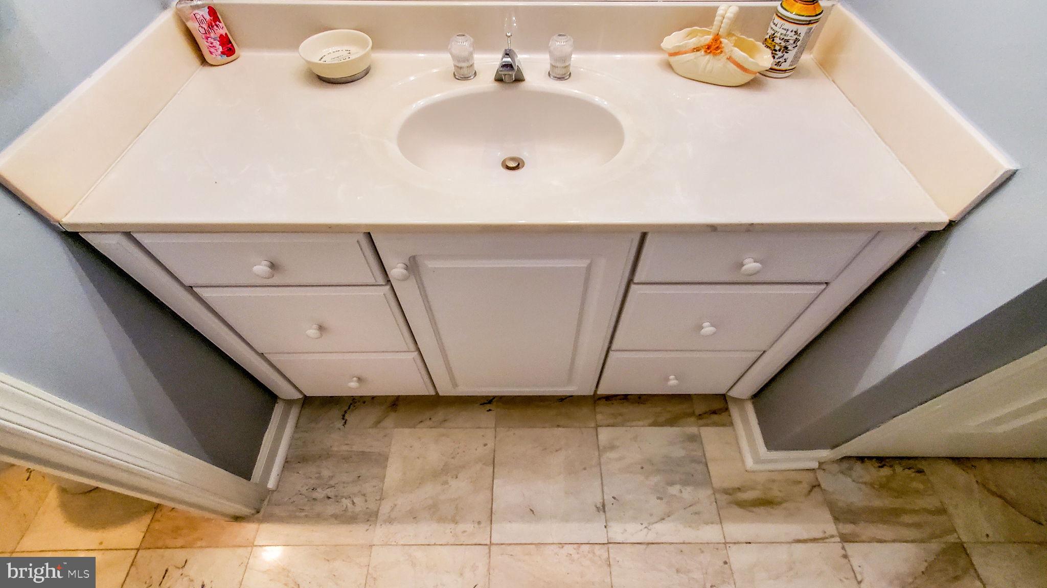 NEELSVILLE ESTATES - Residential