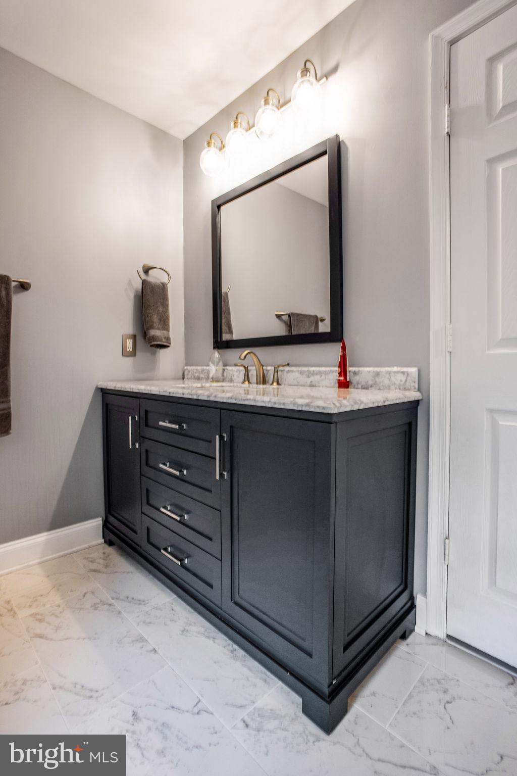 NEELSVILLE ESTATES - Residential