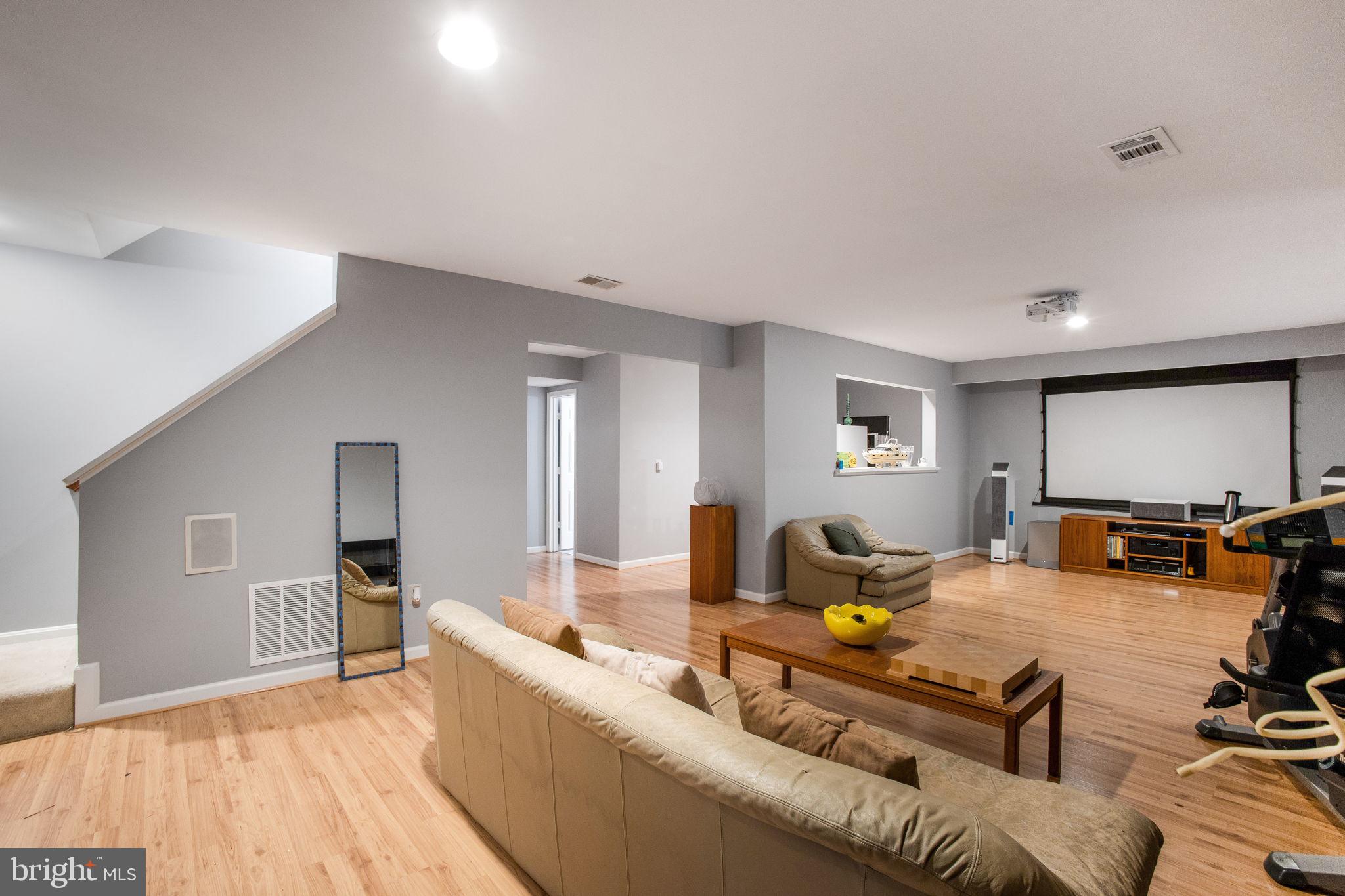 NEELSVILLE ESTATES - Residential