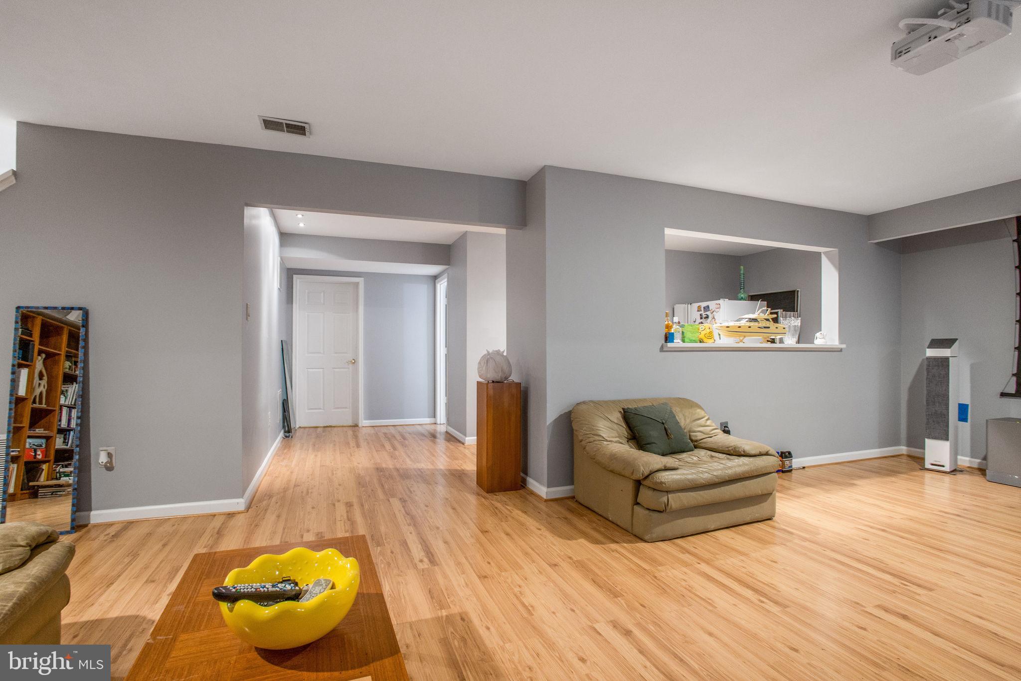 NEELSVILLE ESTATES - Residential